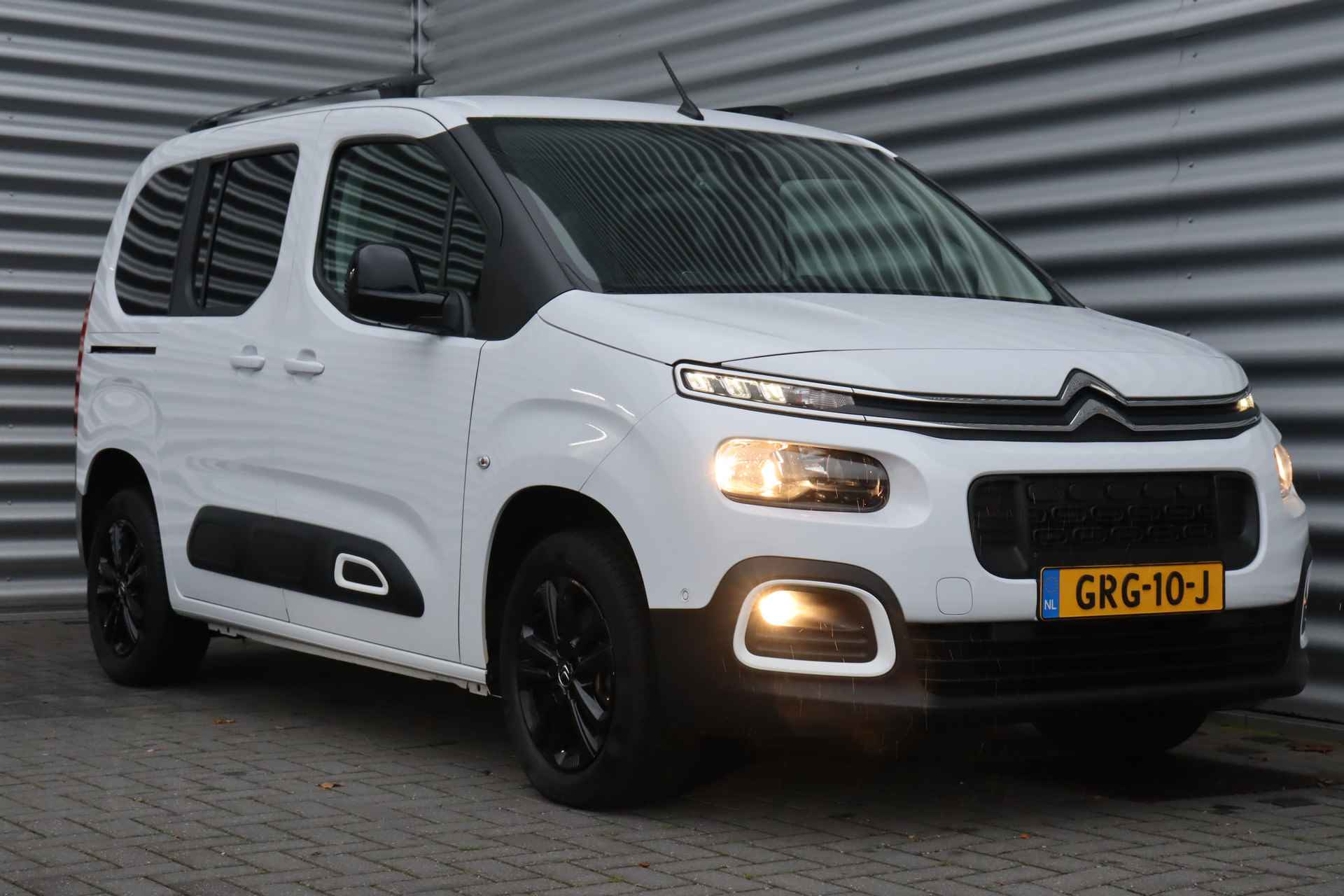 Citroën Berlingo 1.2 PURETECH 130PK SHINE AUTOMAAT / NAVI / CLIMA / LED / PDC / 16" LMV / CAMERA / KEYLESS / BLUETOOTH / CRUISECONTROL / 1E EIGENAAR / NIEUWSTAAT !! - 4/36