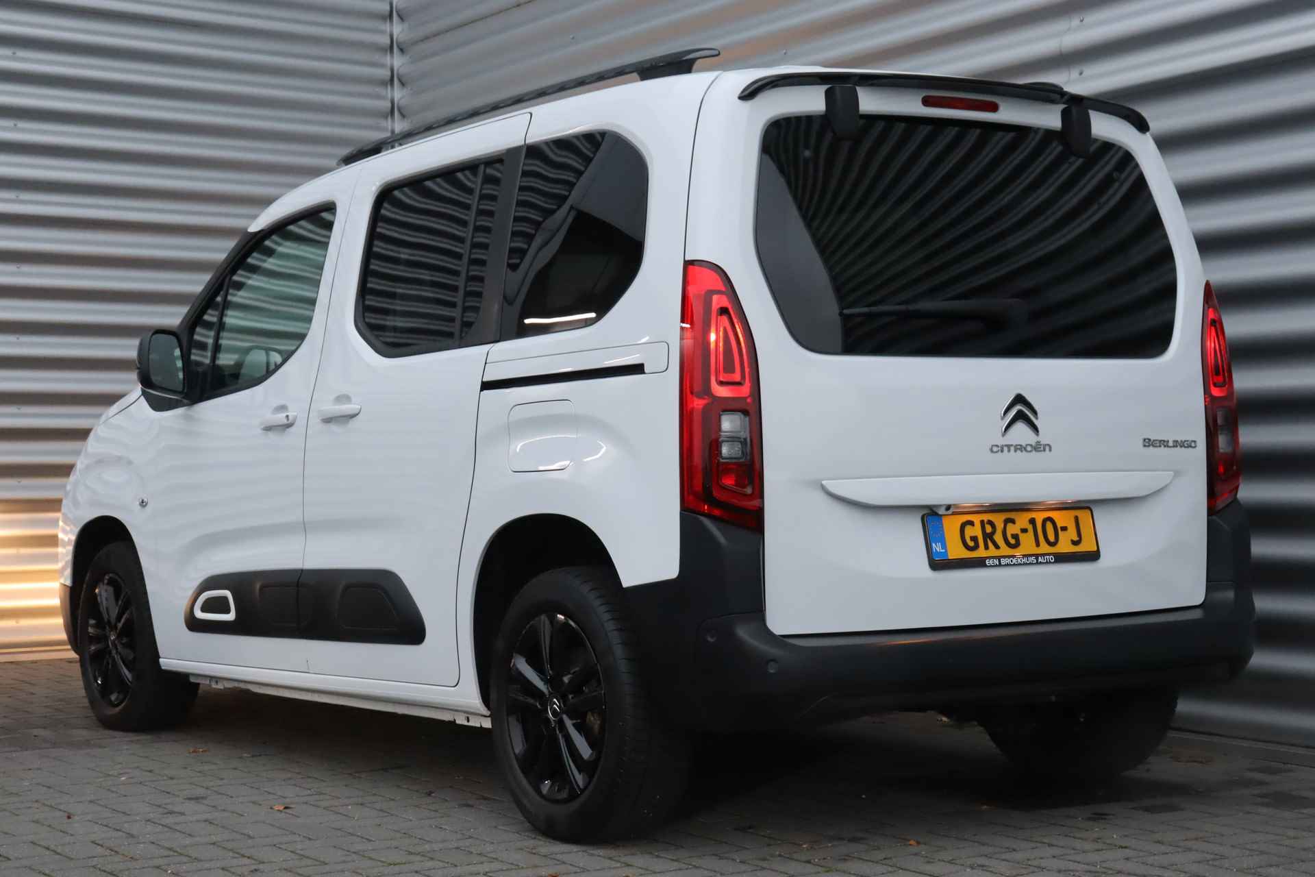 Citroën Berlingo 1.2 PURETECH 130PK SHINE AUTOMAAT / NAVI / CLIMA / LED / PDC / 16" LMV / CAMERA / KEYLESS / BLUETOOTH / CRUISECONTROL / 1E EIGENAAR / NIEUWSTAAT !! - 9/36