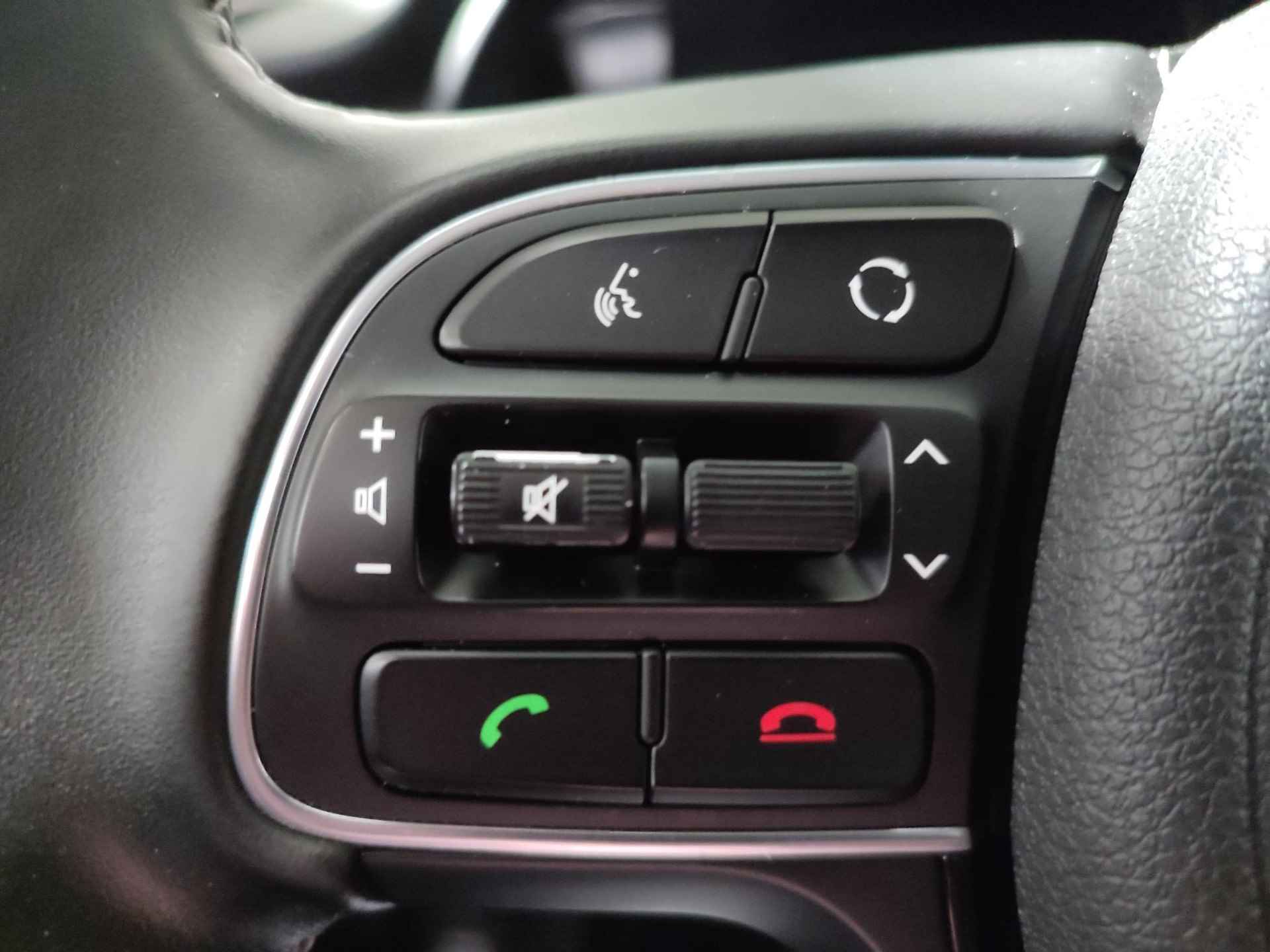 Kia Niro 1.6 GDi Hybrid DynamicLine | Navi | Cruise Control | Licht + Regensensor | Parkeersensoren + Camera Achter | Apple Carplay/ Android Auto | Rijstrooksensor - 18/32