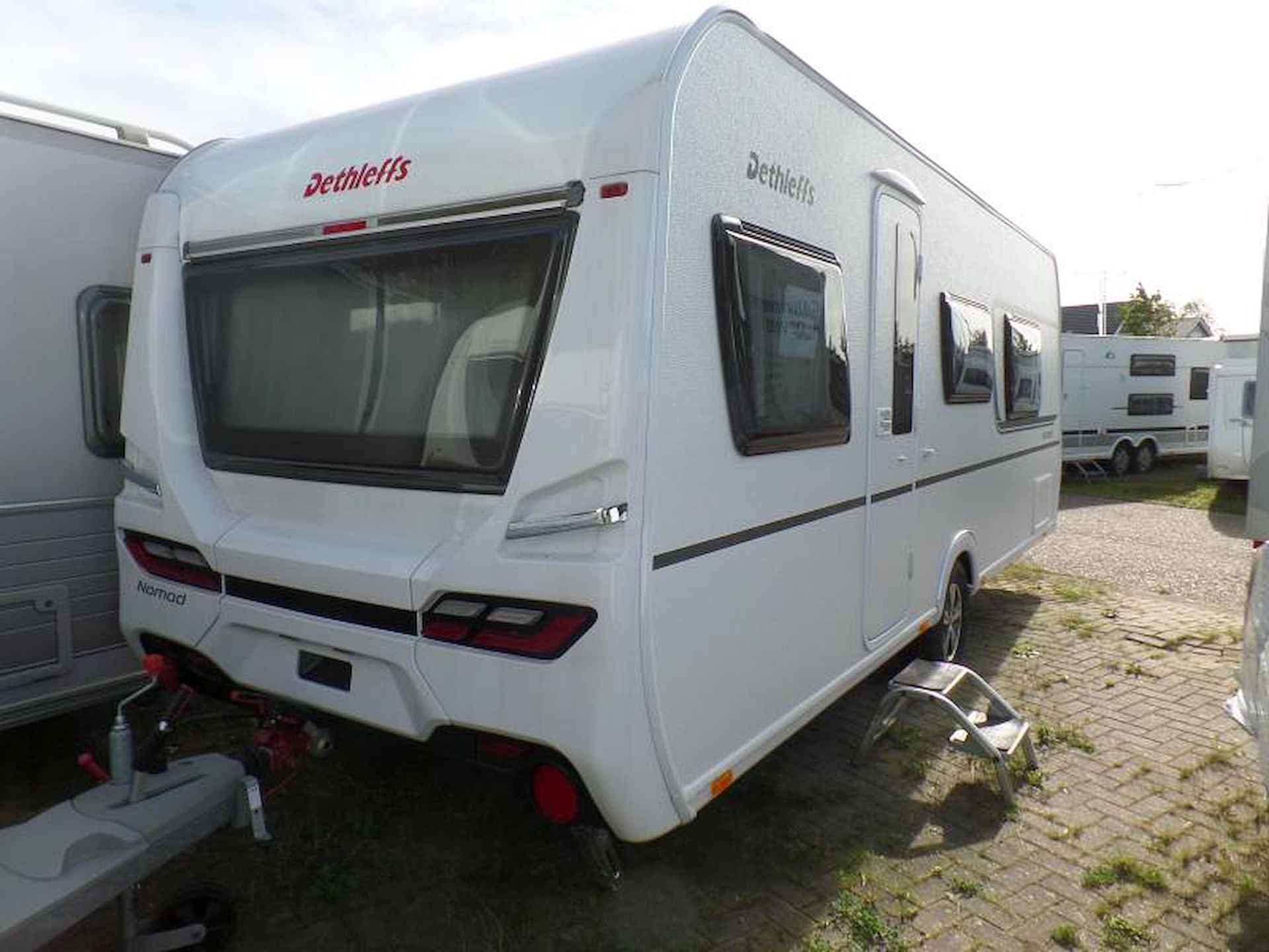 Dethleffs Nomad 530 DR Vloerverw.LM velgen enz. - 3/17