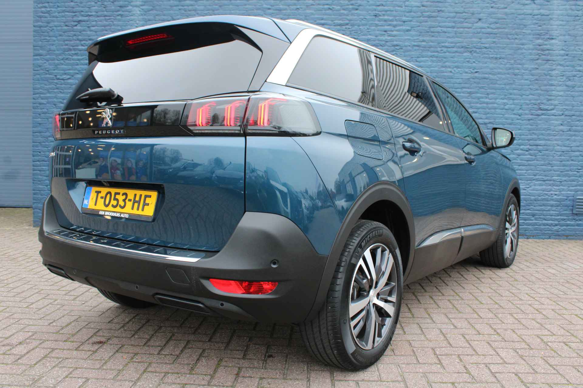 Peugeot 5008 SUV 1.2 PureTech 130pk EAT8 Allure Pack Business 7p | Automaat | Navigatie | Stoelverwarming | Apple Carplay | Bluetooth | Lichtmetaal | - 3/35