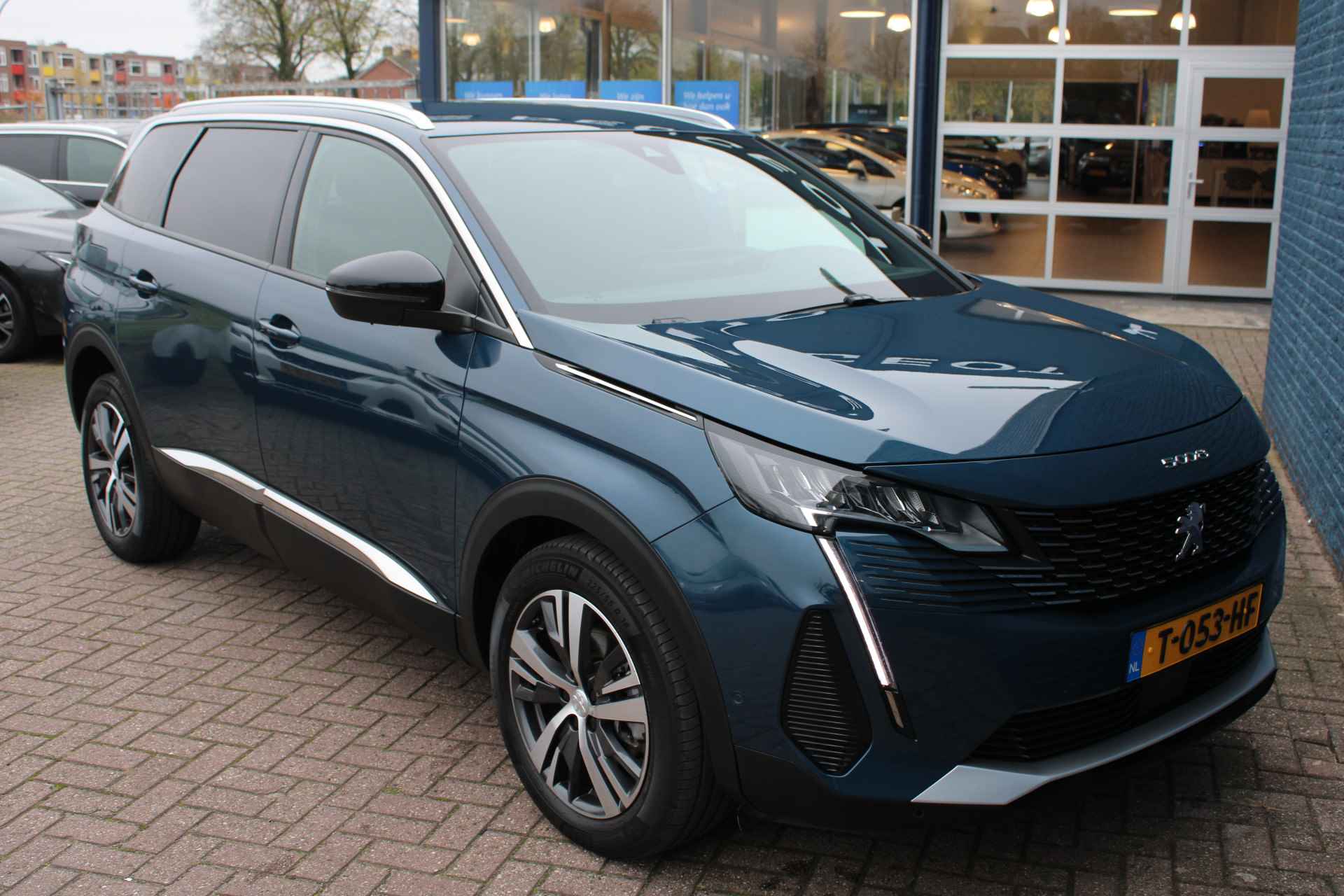 Peugeot 5008 SUV 1.2 PureTech 130pk EAT8 Allure Pack Business 7p | Automaat | Navigatie | Stoelverwarming | Apple Carplay | Bluetooth | Lichtmetaal | - 8/35