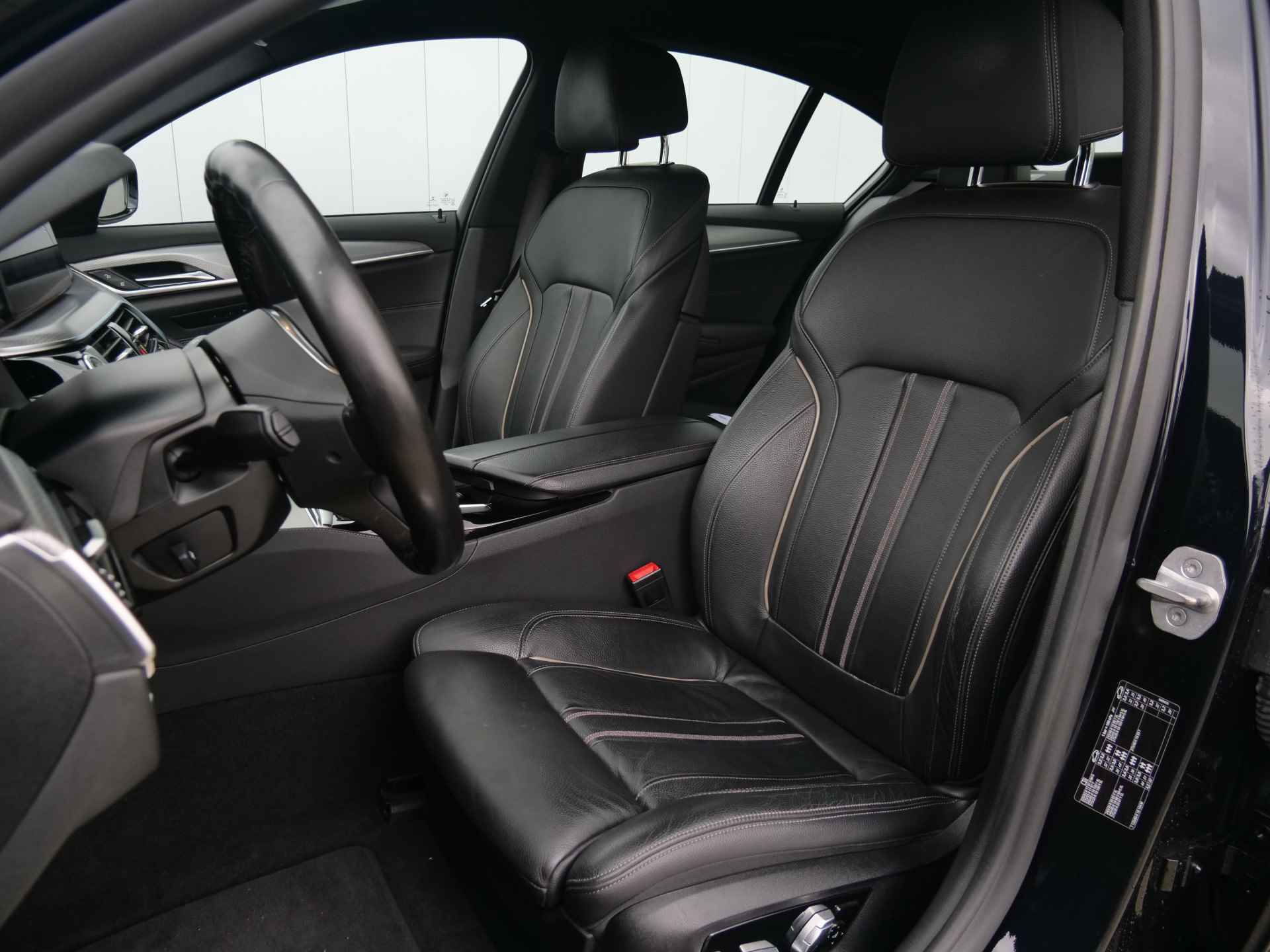 BMW 5 Serie 520i 184pk High Executive Automaat M-Pakket LED / Leder / Navigatie / Comfortstoelen - 4/52