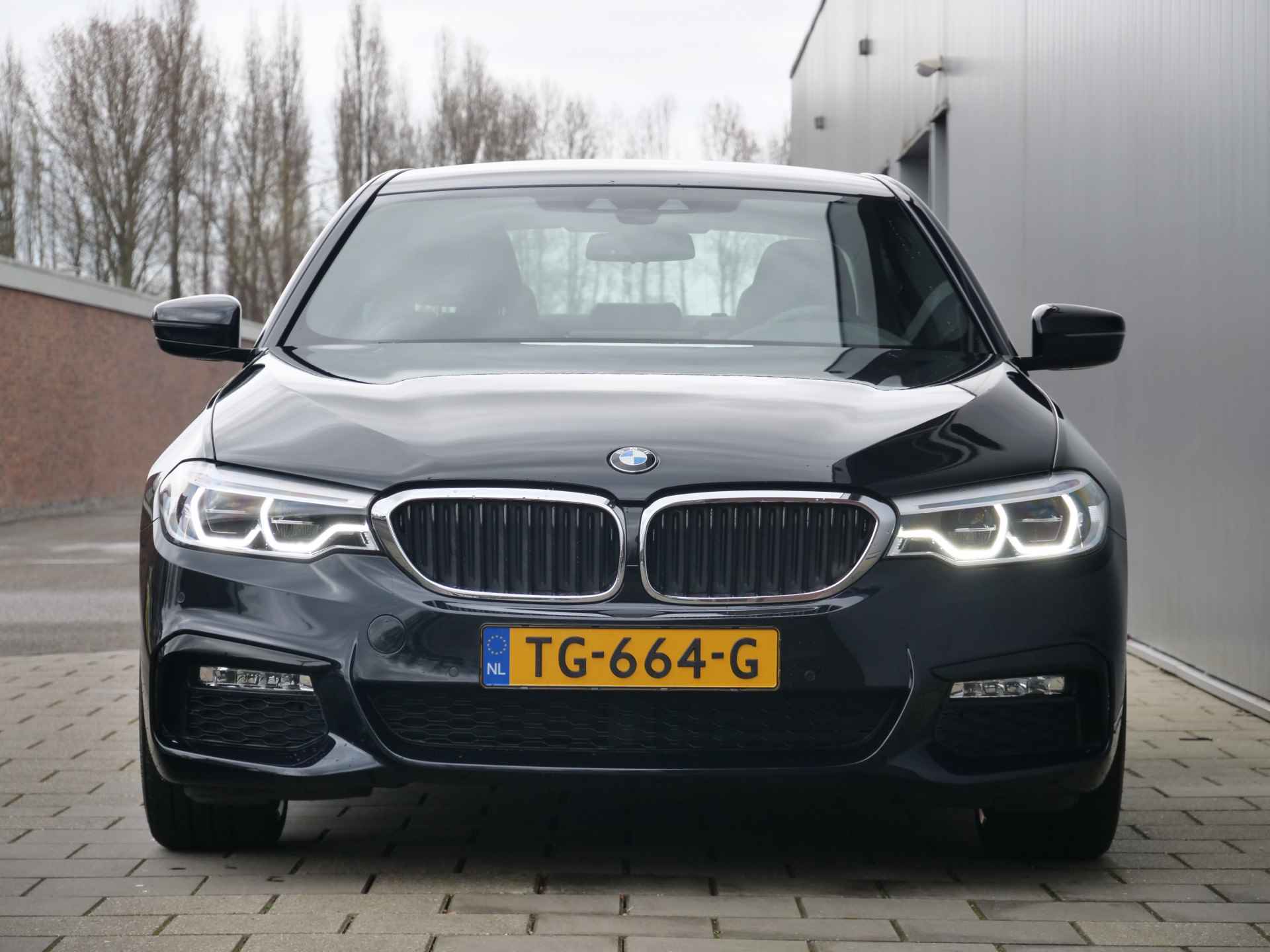 BMW 5 Serie 520i 184pk High Executive Automaat M-Pakket LED / Leder / Navigatie / Comfortstoelen - 7/52