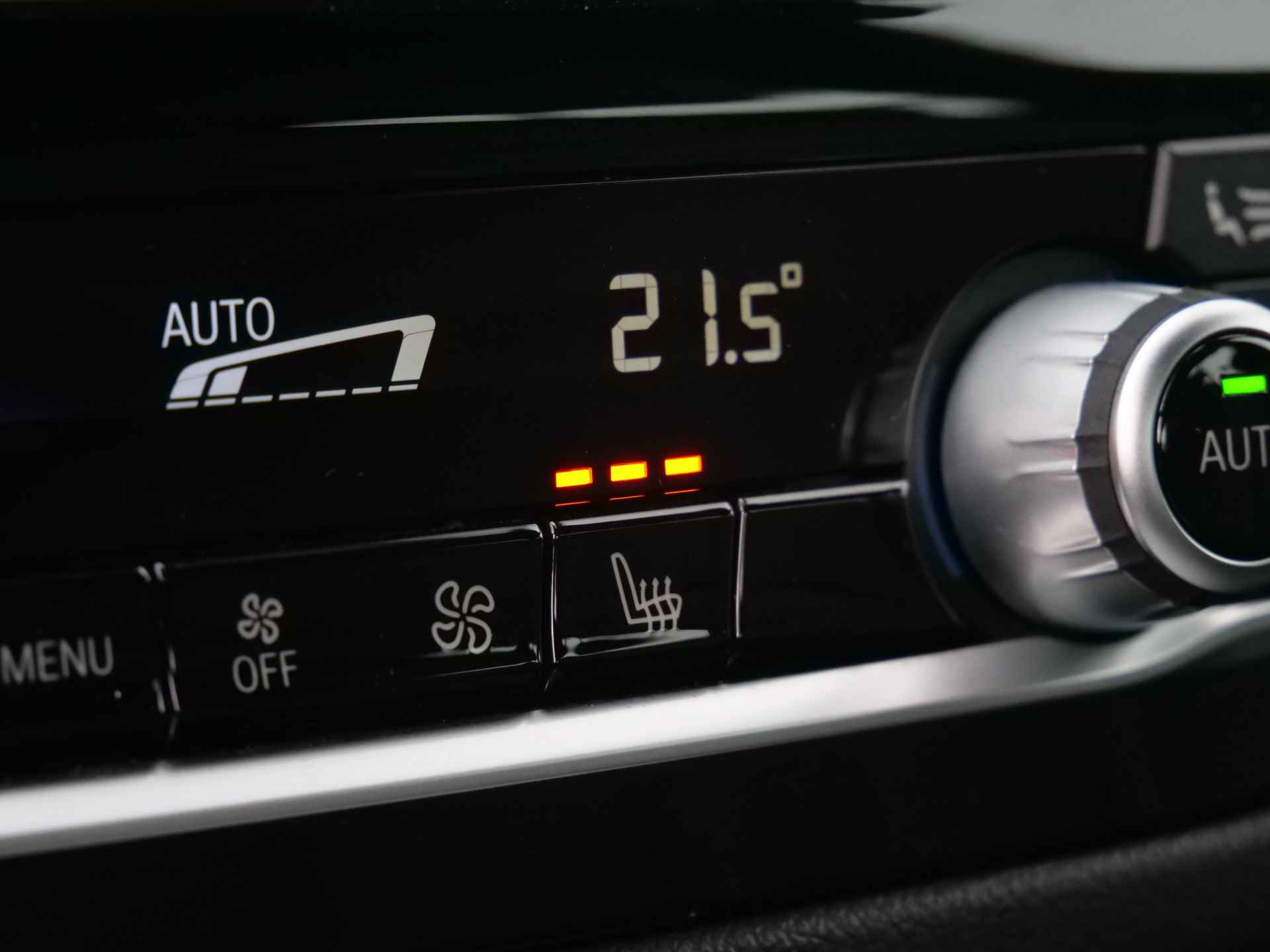 BMW 5 Serie 520i 184pk High Executive Automaat M-Pakket LED / Leder / Navigatie / Comfortstoelen - 35/52