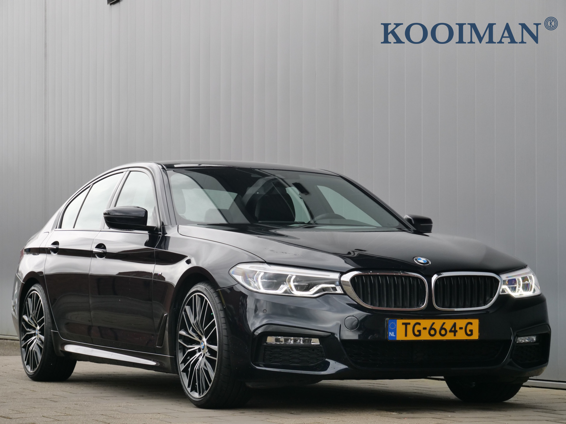 BMW 5 Serie 520i 184pk High Executive Automaat M-Pakket LED / Leder / Navigatie / Comfortstoelen bij viaBOVAG.nl