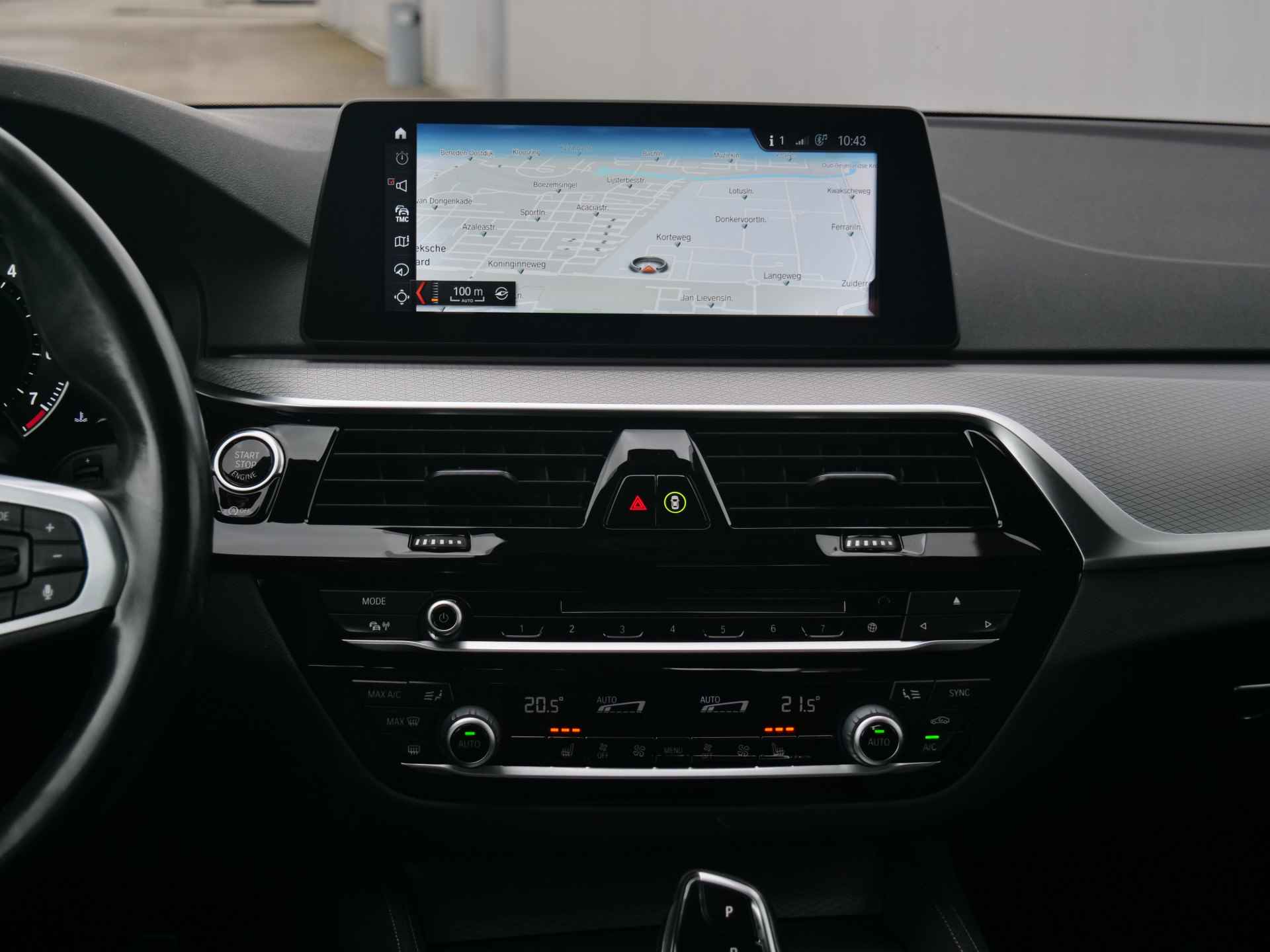 BMW 5 Serie 520i 184pk High Executive Automaat M-Pakket LED / Leder / Navigatie / Comfortstoelen - 33/52