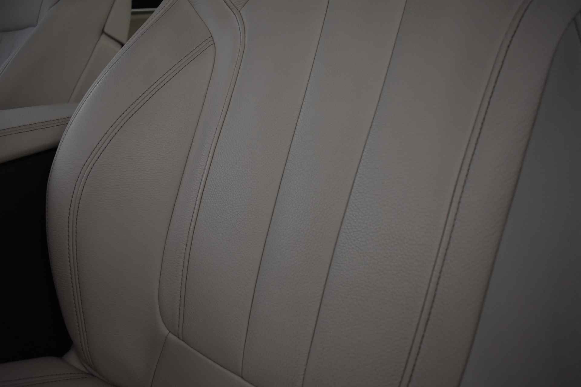 BMW 5 Serie 520i High Executive Automaat / Adaptieve LED / Navigatie Professional / Parking Assistant / Stoelverwarming / Comfortstoelen - 15/48