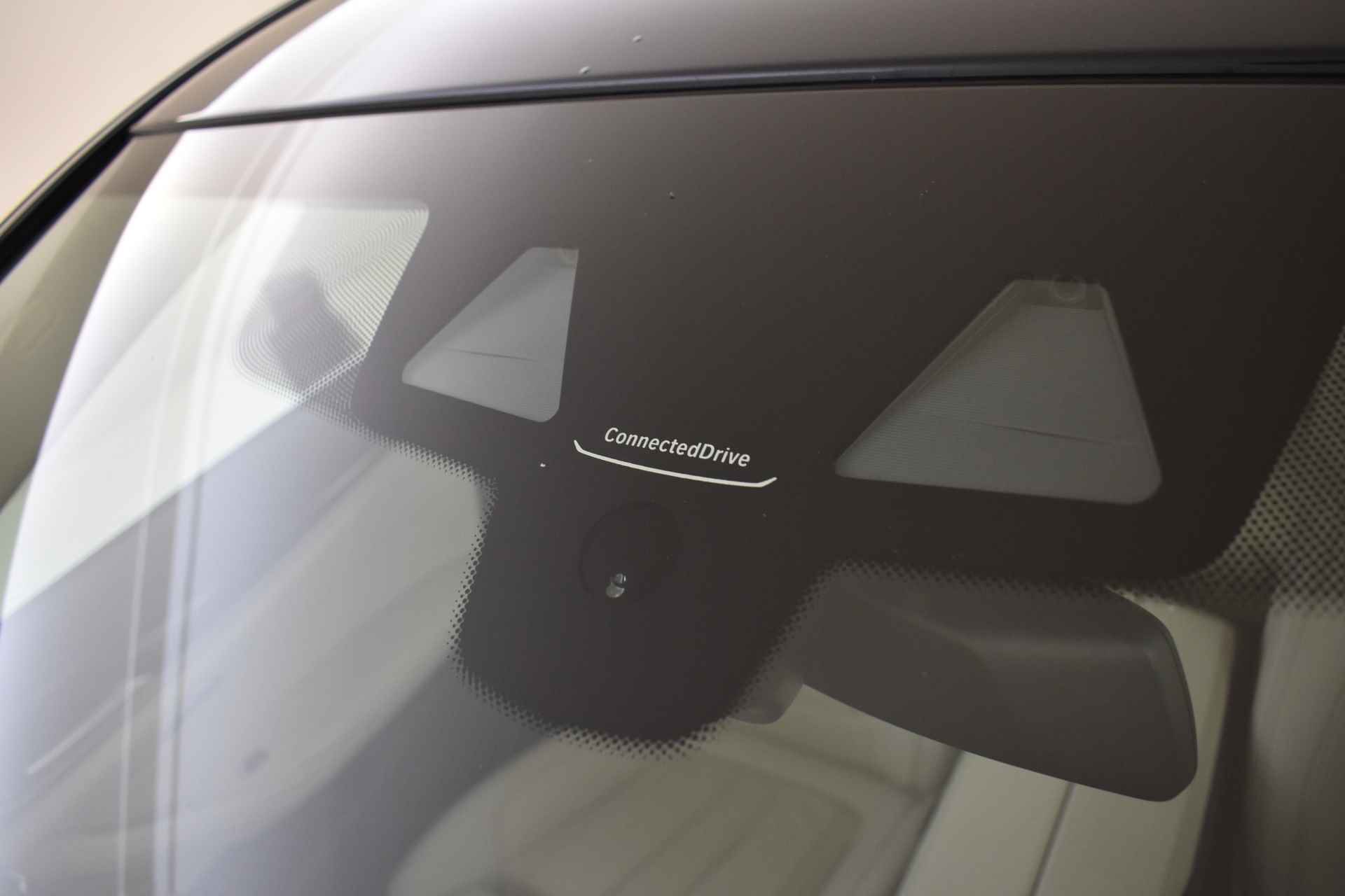 BMW 5 Serie 520i High Executive Automaat / Adaptieve LED / Navigatie Professional / Parking Assistant / Stoelverwarming / Comfortstoelen - 47/48