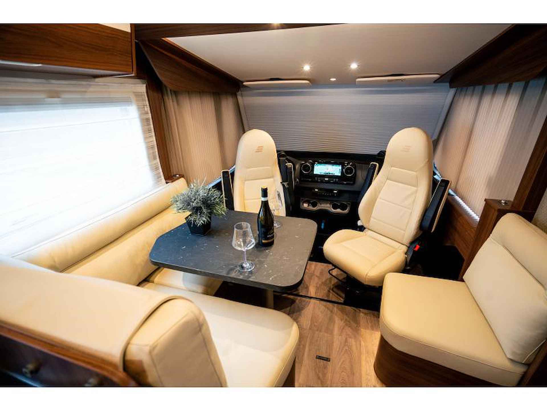 Hymer BMC-I 680 Actieprijs nu € 174.900,- - 21/25