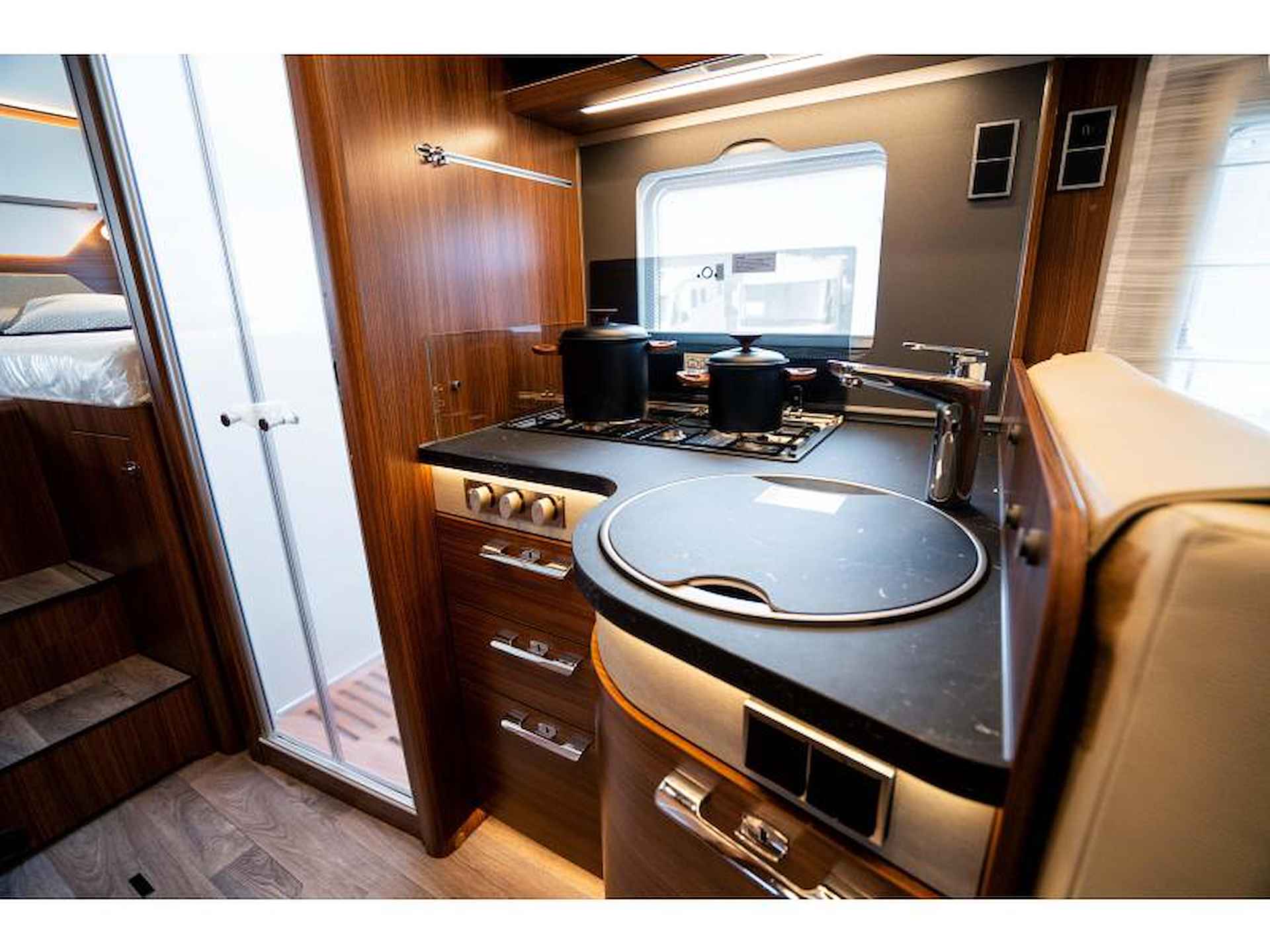 Hymer BMC-I 680 Actieprijs nu € 174.900,- - 22/25