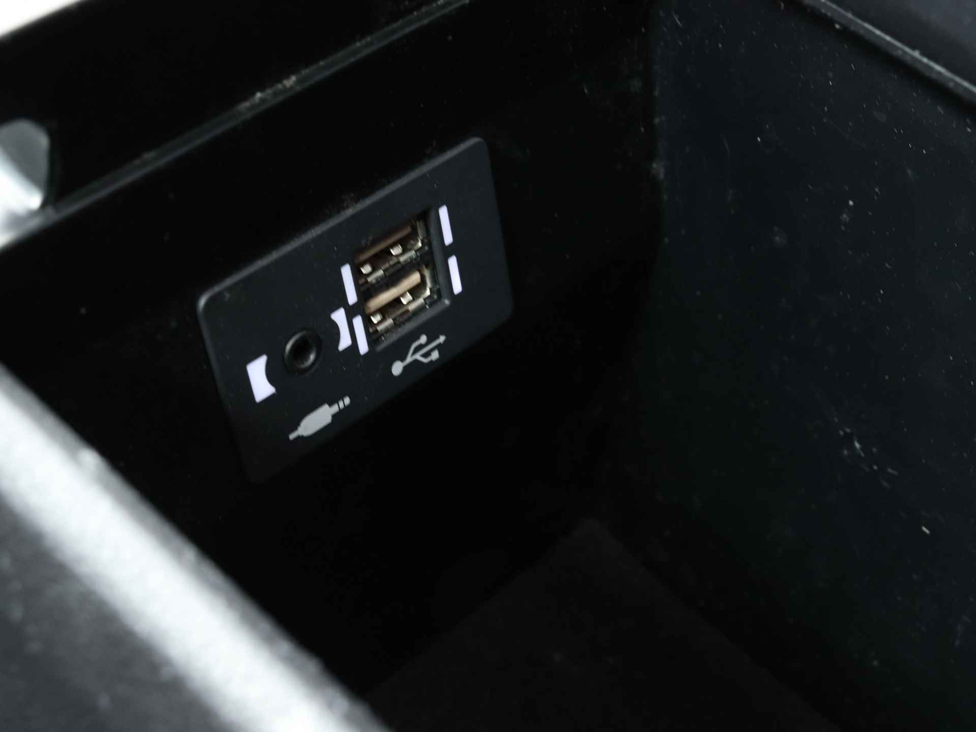 Lexus UX 250h F-Sport Limited | Triple LED | Schuifdak | Premium Navigatie | Leer | - 35/48