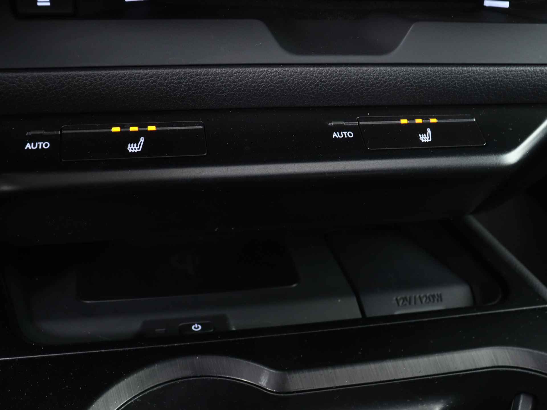 Lexus UX 250h F-Sport Limited | Triple LED | Schuifdak | Premium Navigatie | Leer | - 41/48