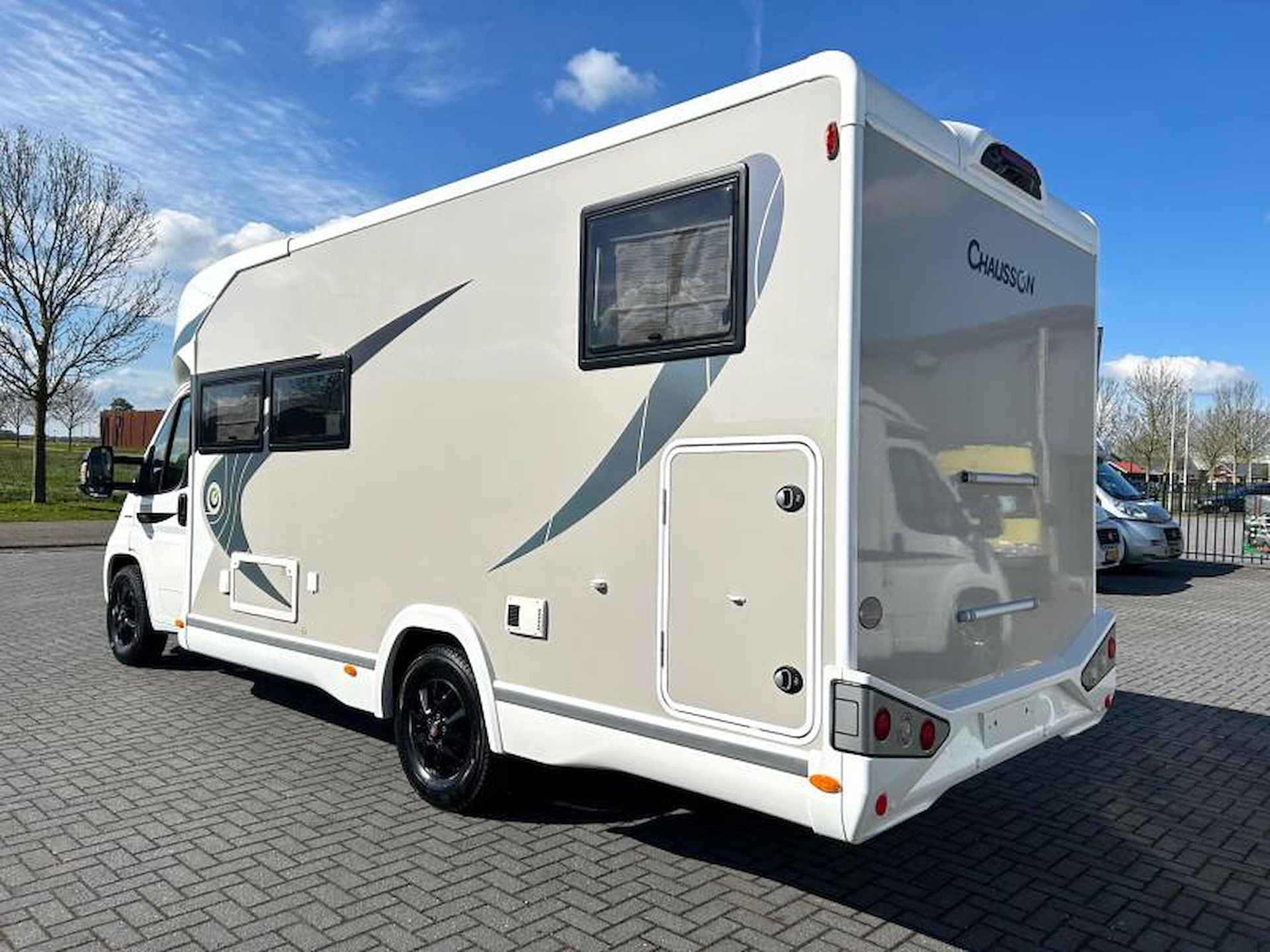 Chausson Titanium VIP 777 GA enkele-bedden/automaat - 4/25