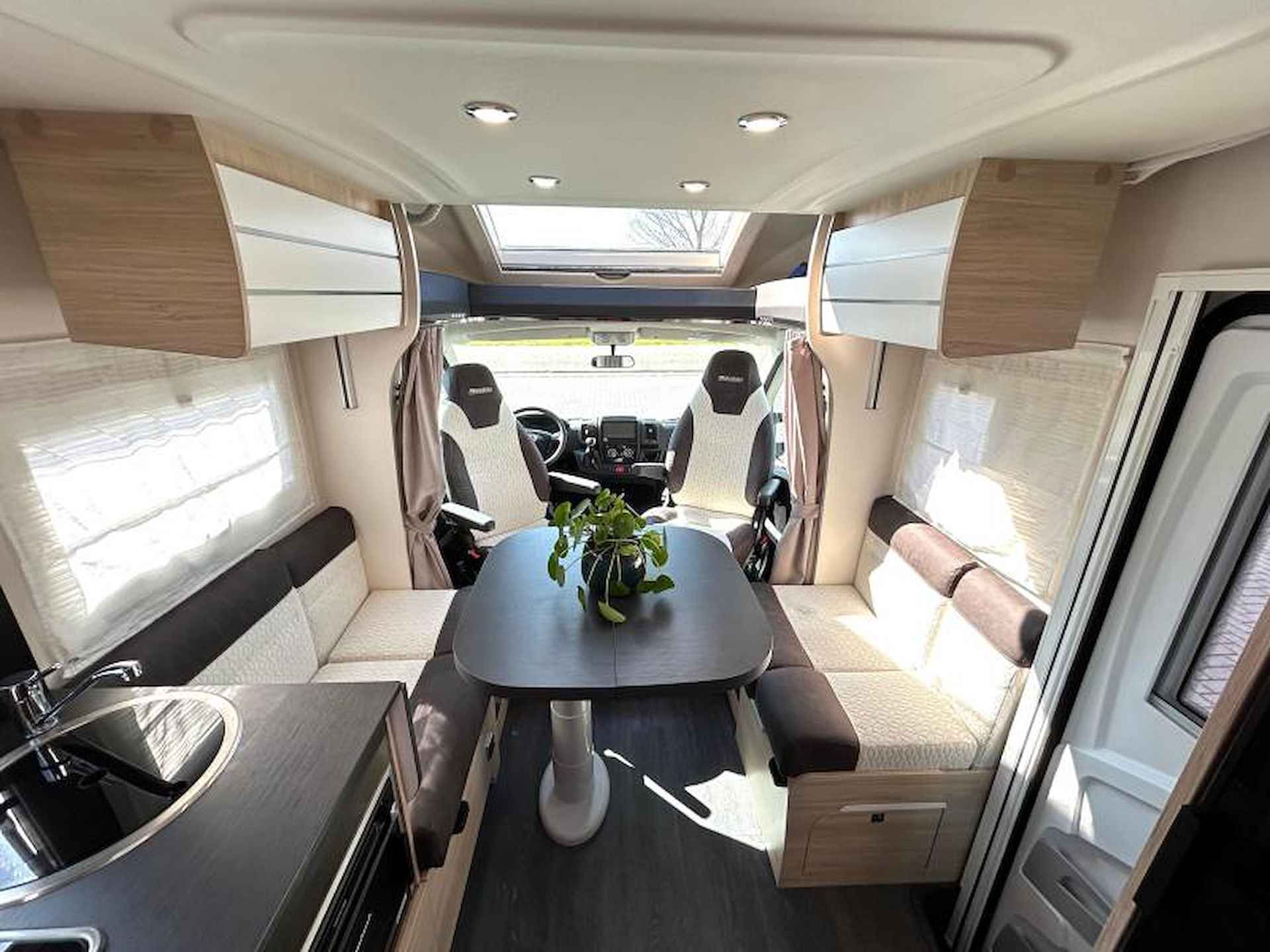 Chausson Titanium VIP 777 GA enkele-bedden/automaat - 11/25