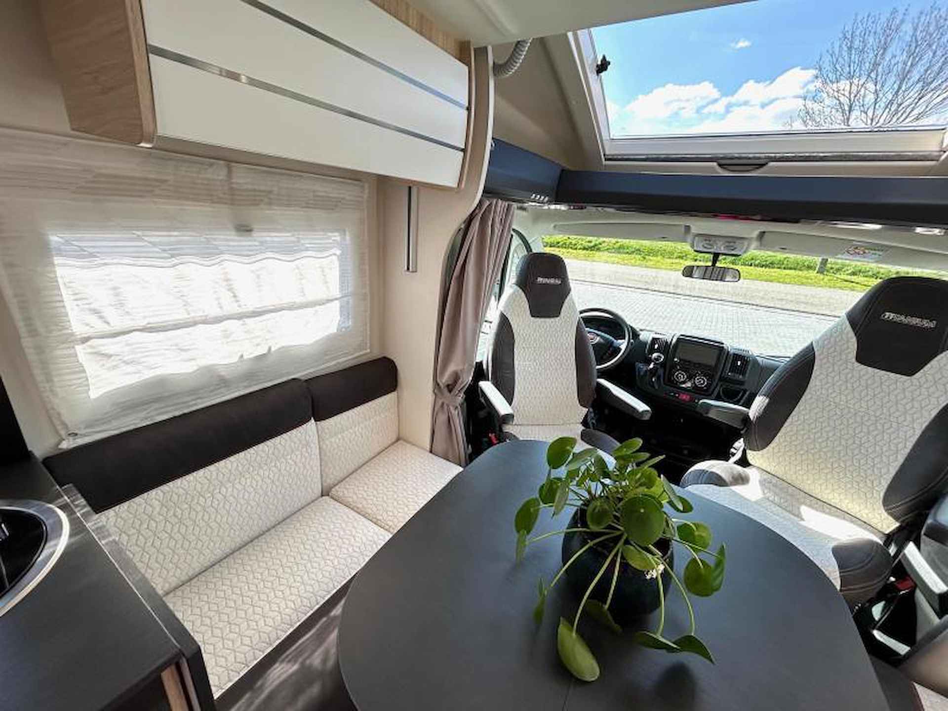 Chausson Titanium VIP 777 GA enkele-bedden/automaat - 16/25