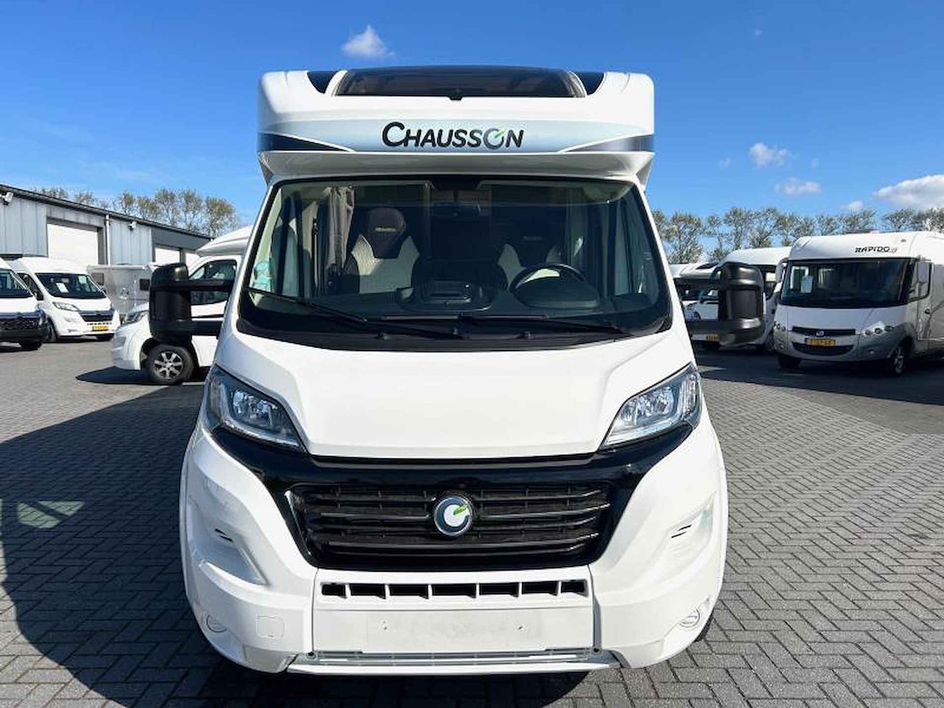 Chausson Titanium VIP 777 GA enkele-bedden/automaat - 24/25