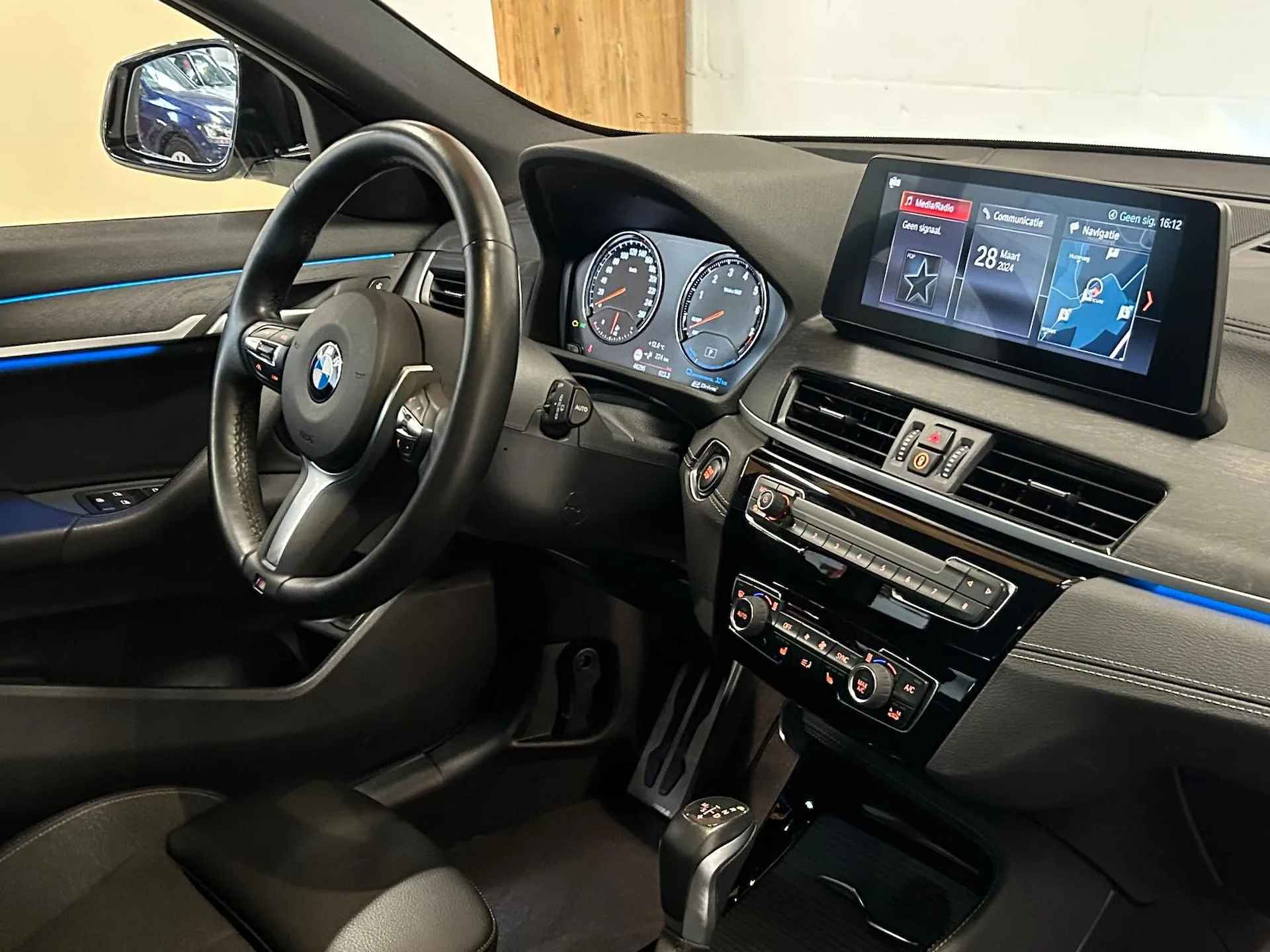 BMW X2 xDrive25e High Exec. M-Sport - Panorama - Memory - Adaptief - 15/26