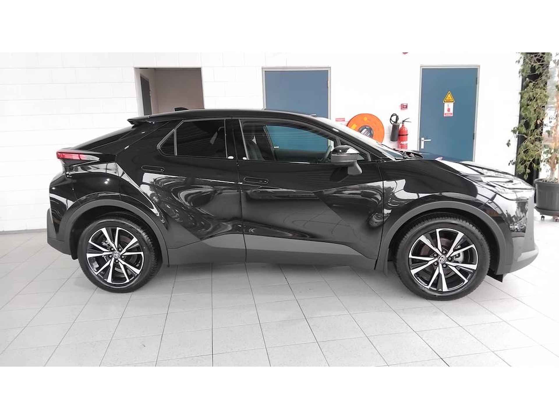 Toyota C-HR 1.8 Hybrid 140 Style Navi Stoel verw Pdc Camera - 2/26