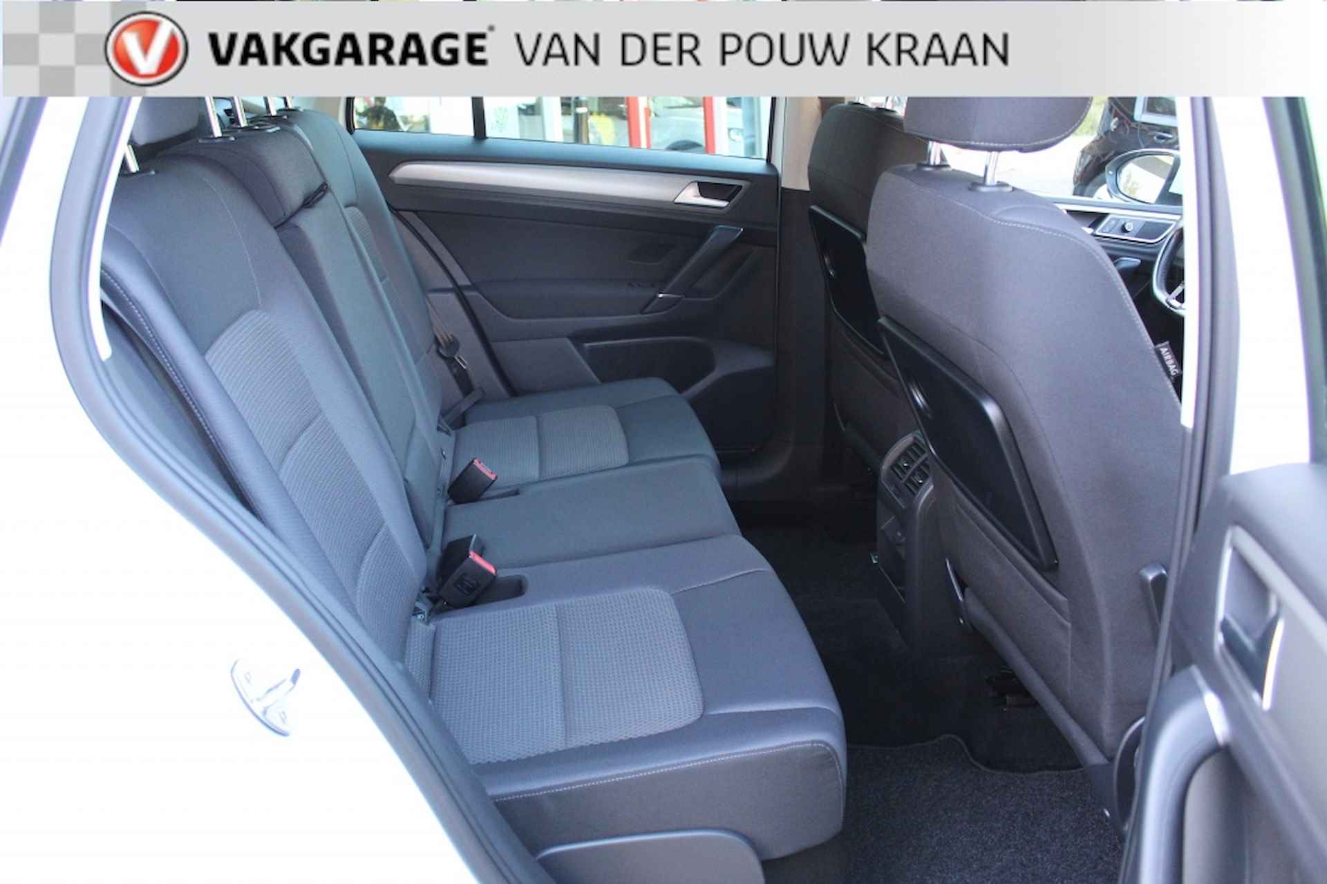 Volkswagen Golf Sportsvan 1.0 TSI Connected Series Trekhaak / Climate Control - 10/35