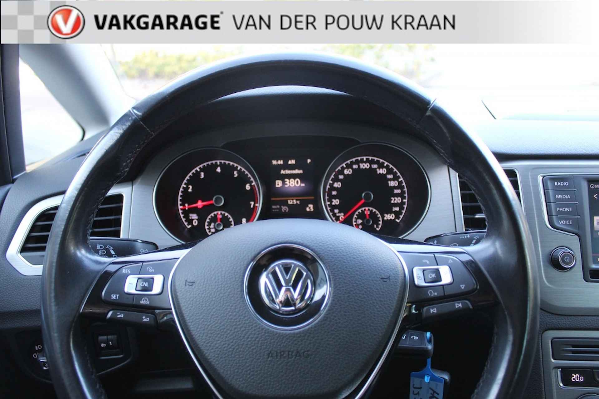 Volkswagen Golf Sportsvan 1.0 TSI Connected Series Trekhaak / Climate Control - 14/35