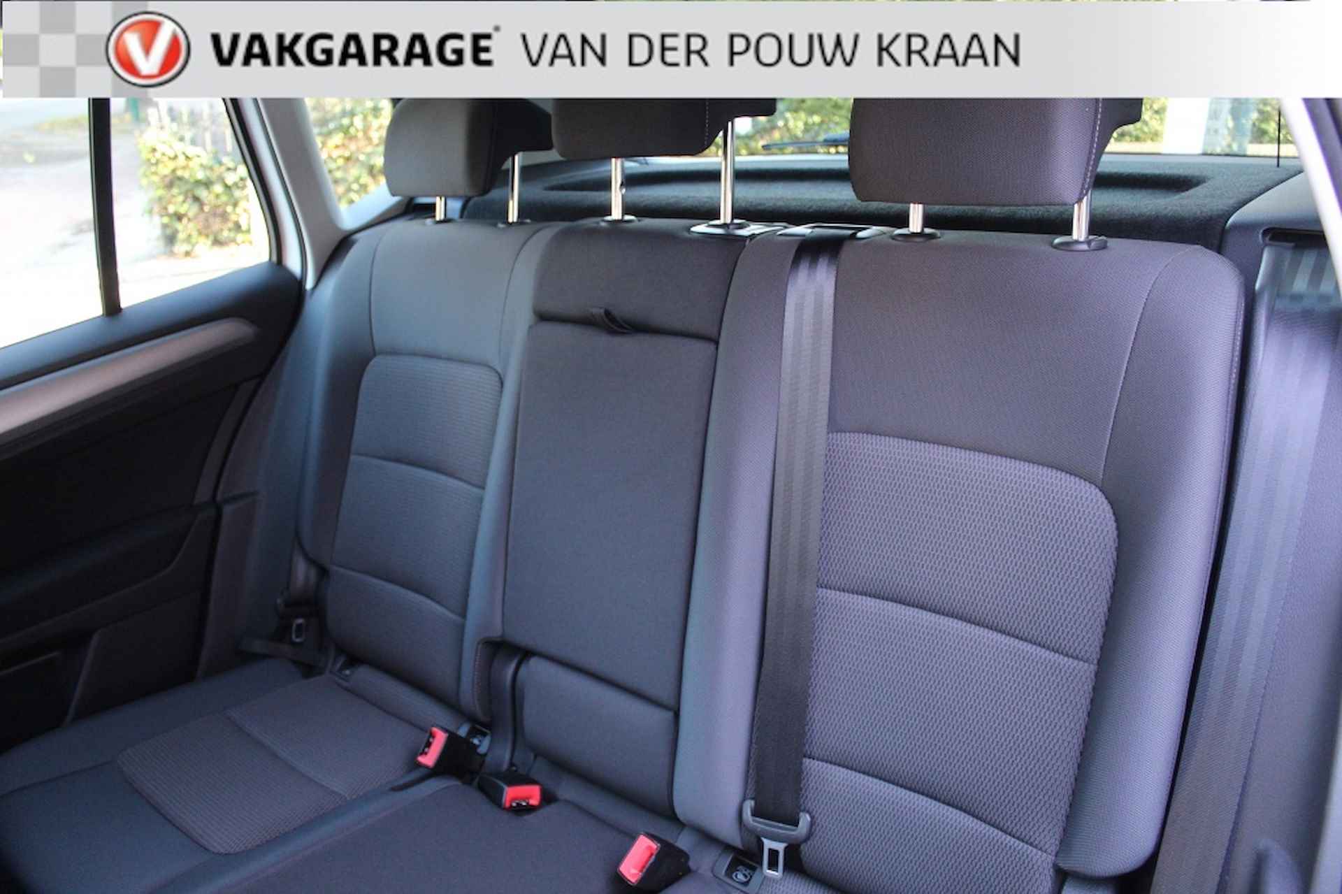 Volkswagen Golf Sportsvan 1.0 TSI Connected Series Trekhaak / Climate Control - 28/35