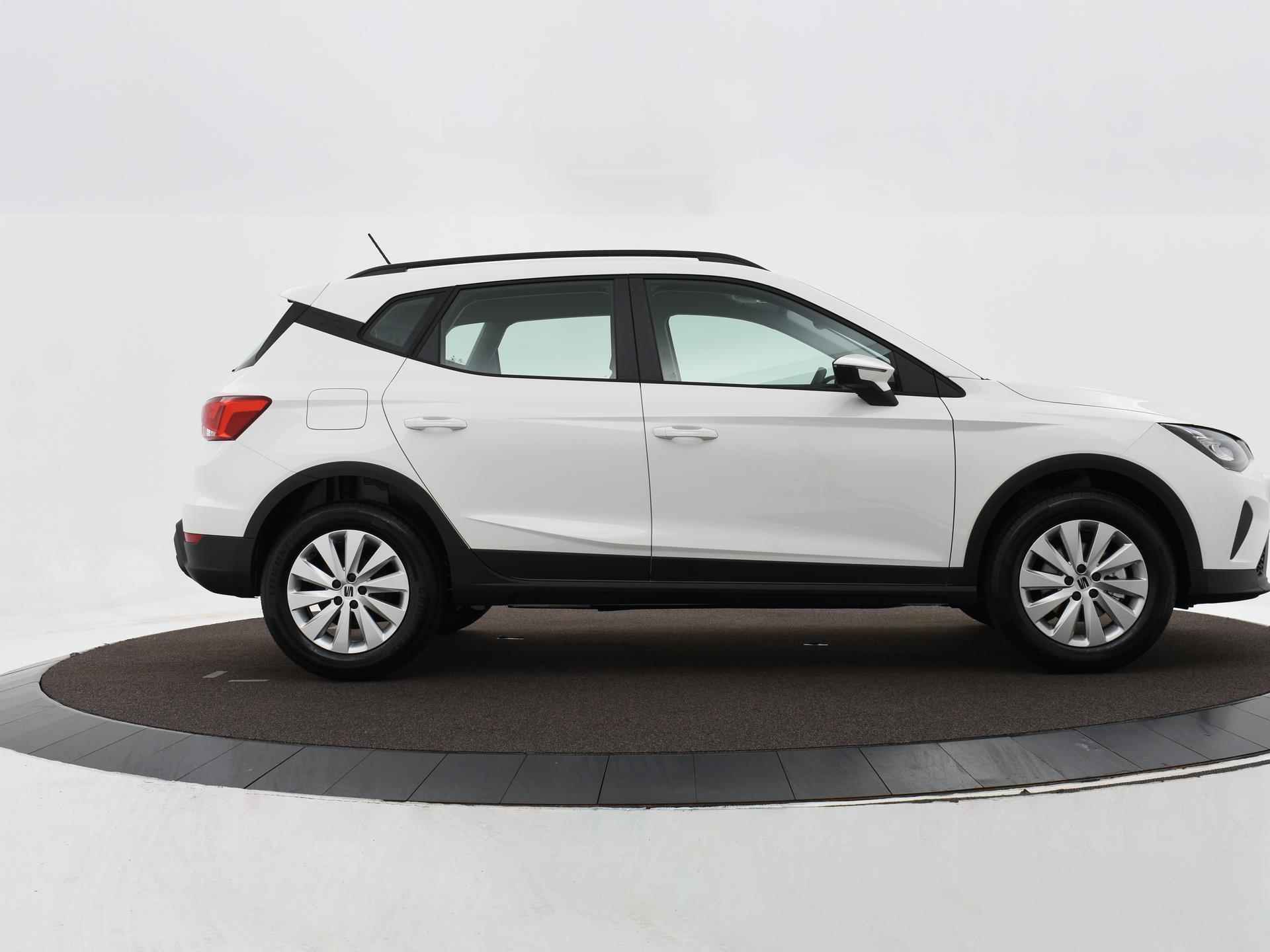 SEAT Arona Reference 1.0 TSI 95 pk SUV 5 Versnellingen · Apple Carplay · 3500,- Euro voorrraad Voordeel! - 15/19