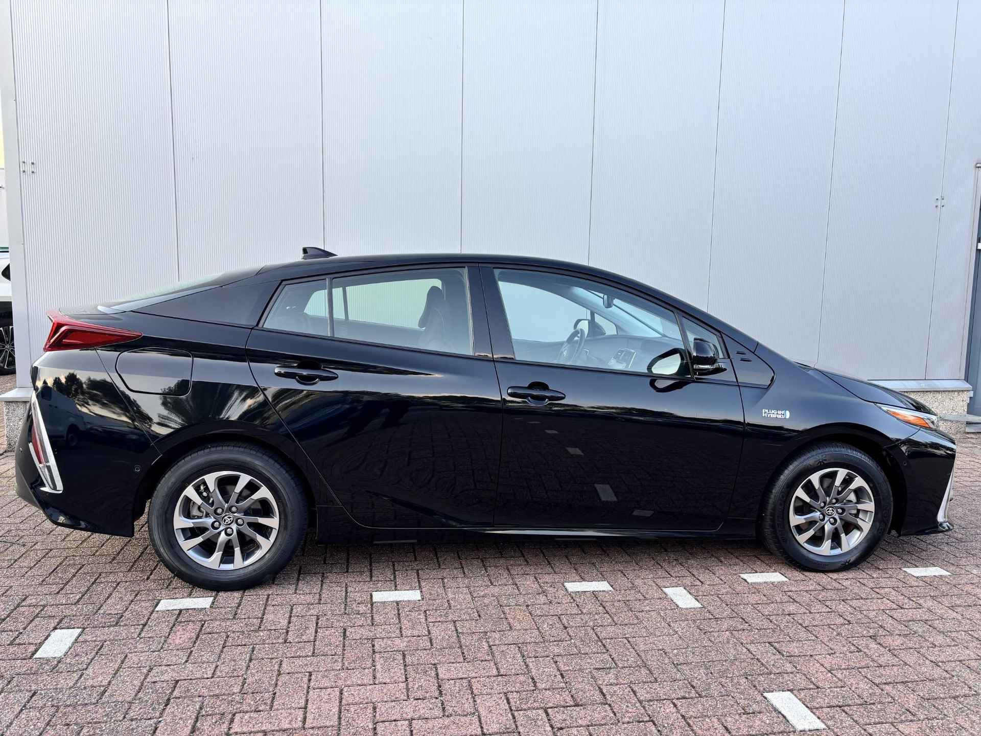 Toyota Prius 1.8 Plug-in Executive BSM,Navi,Stoelverwarming,Led,HUD,JBL audio - 6/44