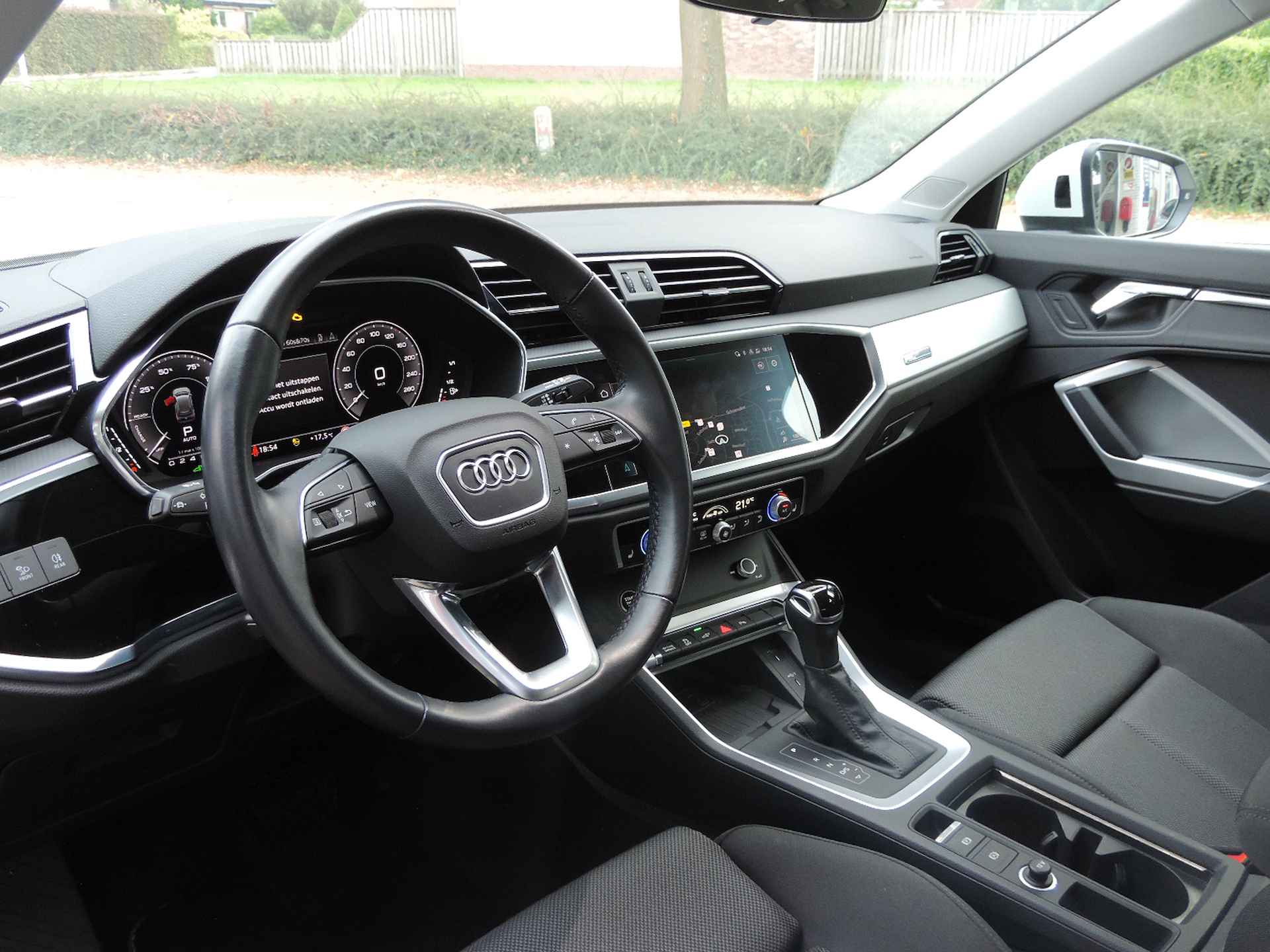 Audi Q3 45 TFSI e PHEV S-tronic - Memory | ACC | Camera | Parkeer pakket | Led | Virtual | Elektr. klep - 2/52