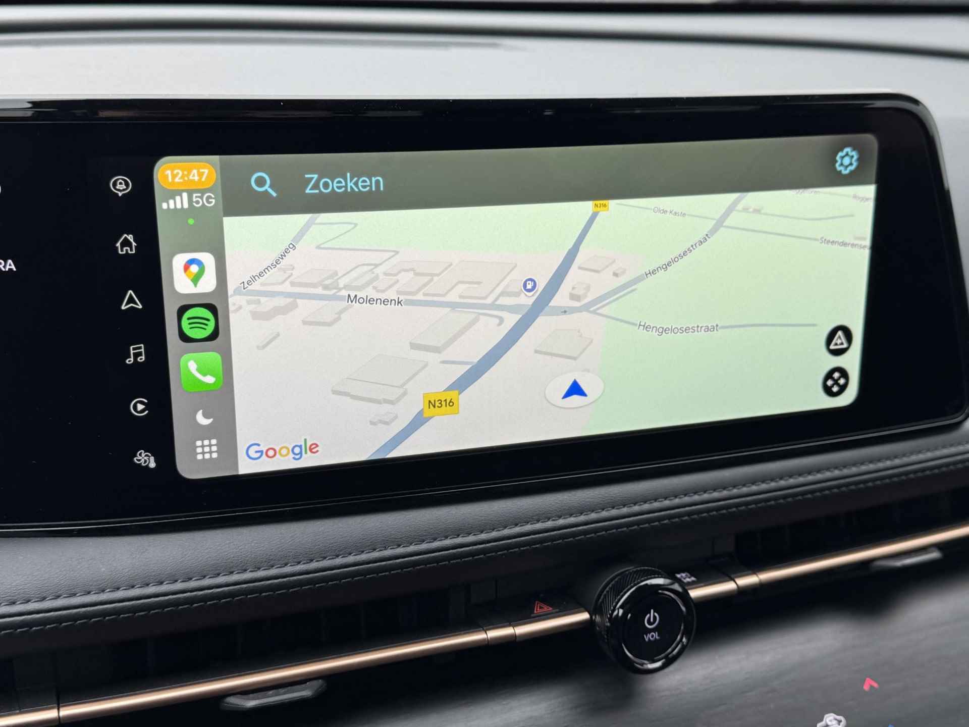 Nissan Ariya Advance 66 kWh / Apple Carplay/Android Auto / Navigatie / Stoel- en Stuurverwarming / 360 graden camera /  Elektrische achterklep - 24/44