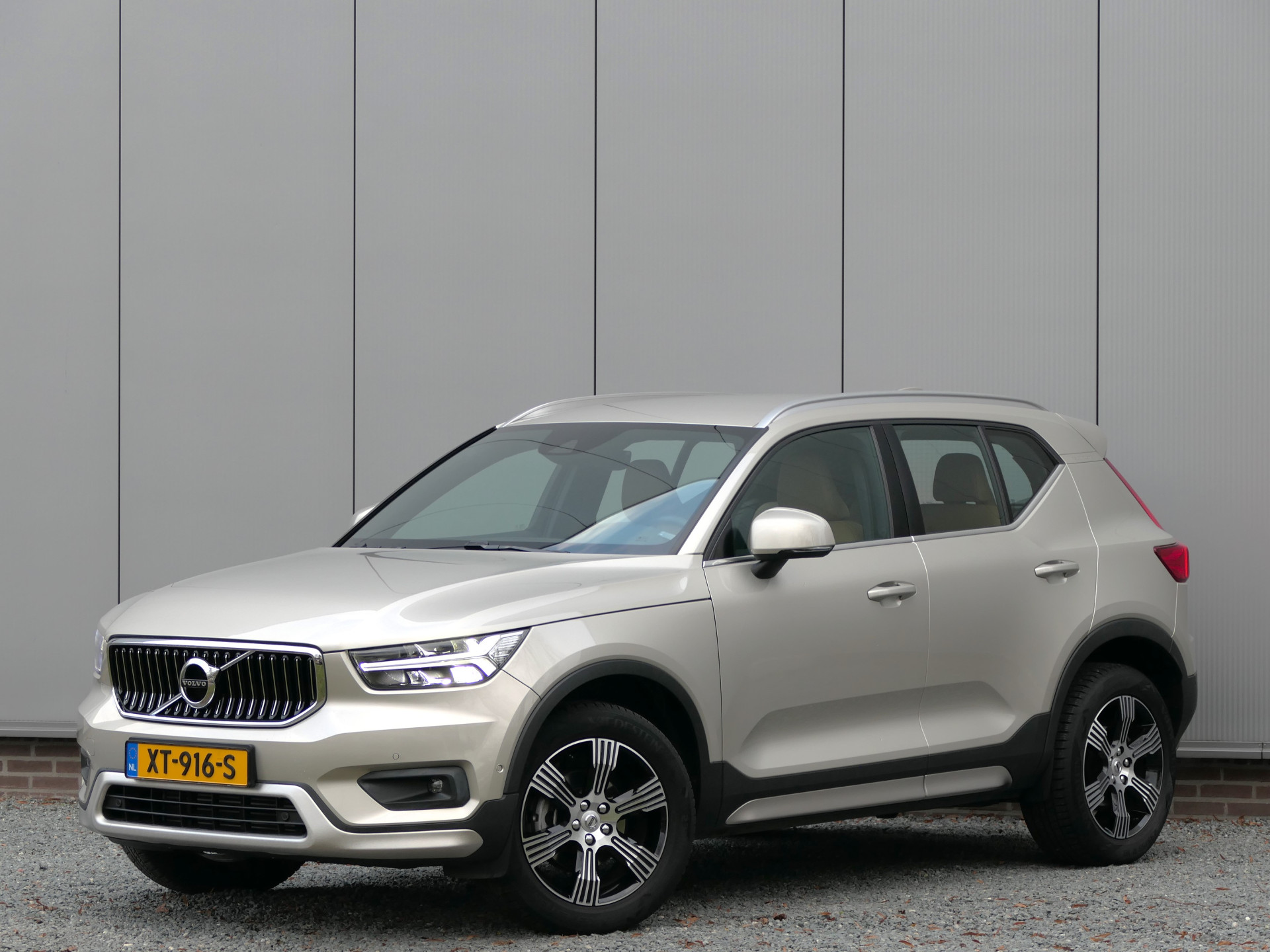 Volvo XC40 1.5 T3 Inscription 12 MND Garantie Navi / Park Assist Camera / Exterior Styling Pack