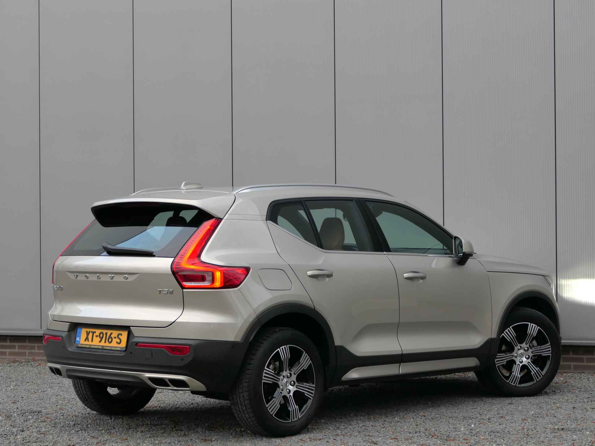 Volvo XC40 1.5 T3 Inscription 12 MND Garantie Navi / Park Assist Camera / Exterior Styling Pack - 3/24