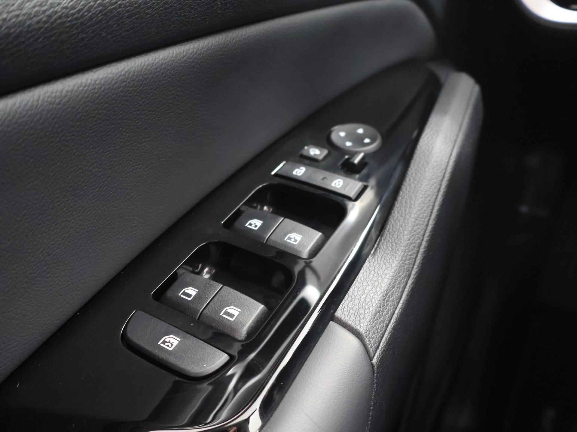 Kia Sportage 1.6 T-GDi Plug-in Hybrid DynamicPlusLine | Panoramadak | Stoel/Stuurwielverwarming | Dodehoekdetectie | Elektrisch verstelbare voorstoelen | Keyless Go - 35/43