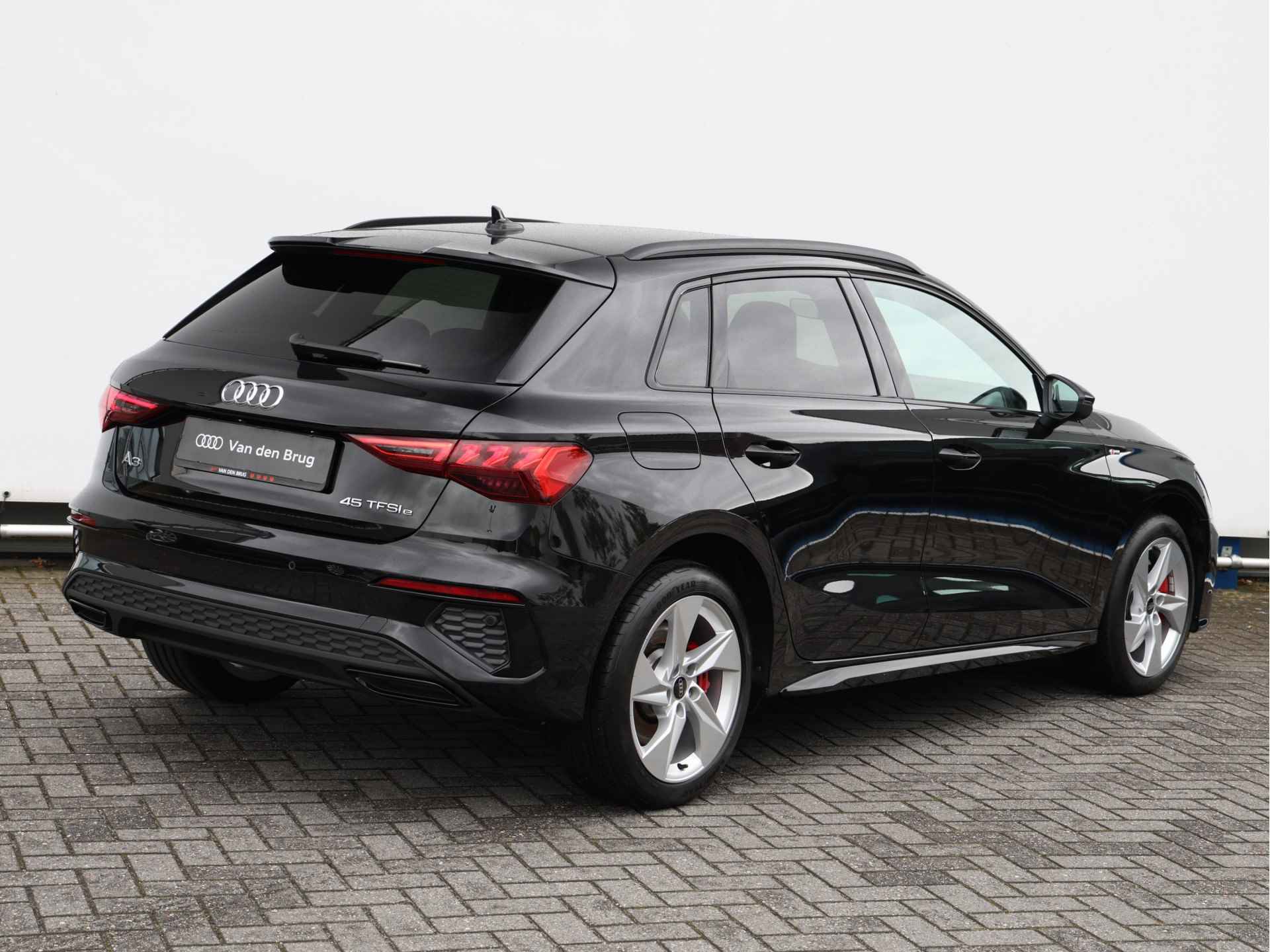 Audi A3 Sportback 45 TFSI e S edition ext. 245pk | Matrix LED | Keyless | Stoelverwarming | Adaptive Cruise | Navi | Apple Carplay - 5/46