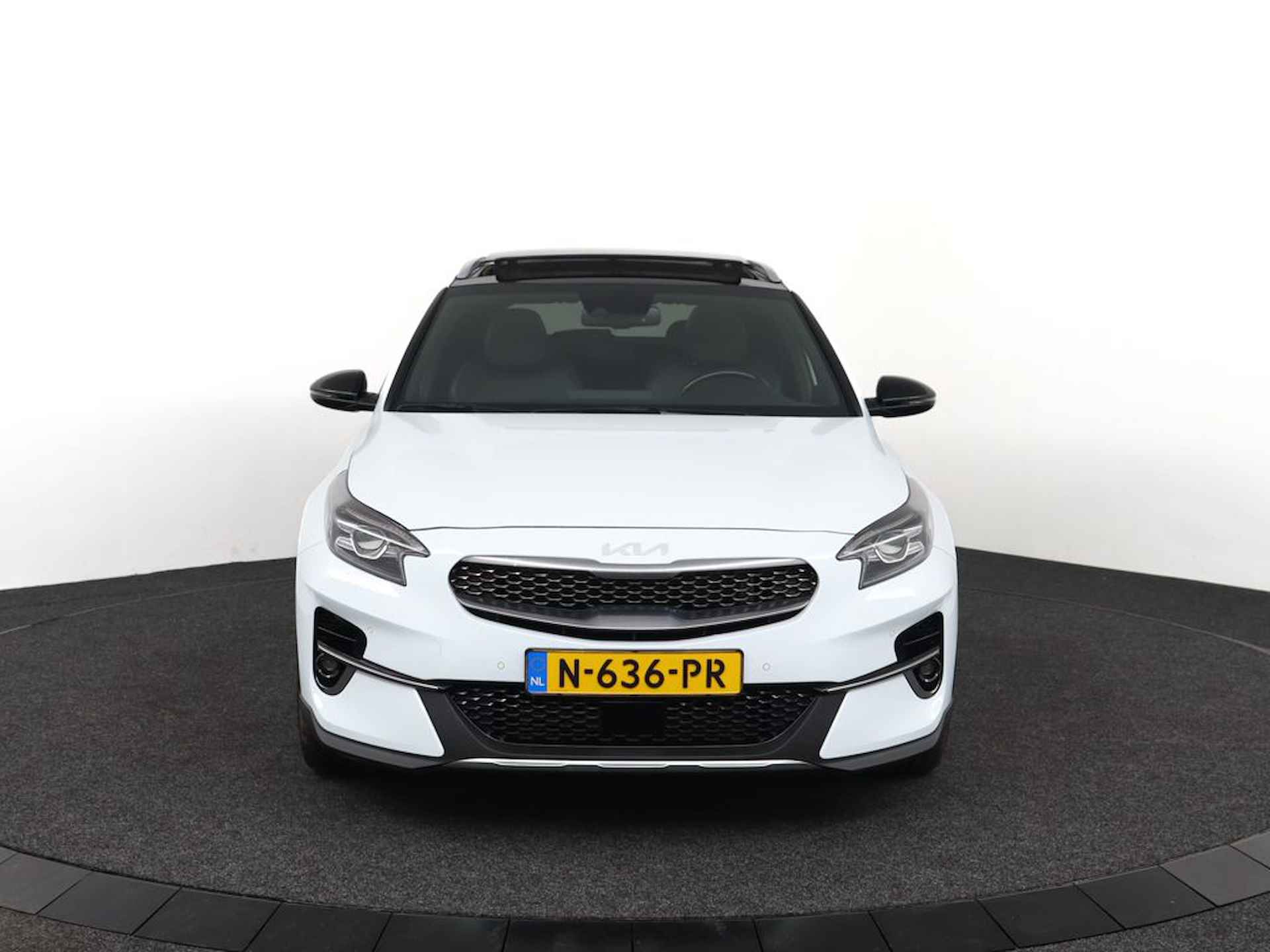 Kia Xceed 1.5 T-GDI MHEV Black Edition - Automaat - glazen schuif-/kanteldak - Cruise control adaptief - Navigatie - Fabrieksgarantie tot 12-2028 - 12/57