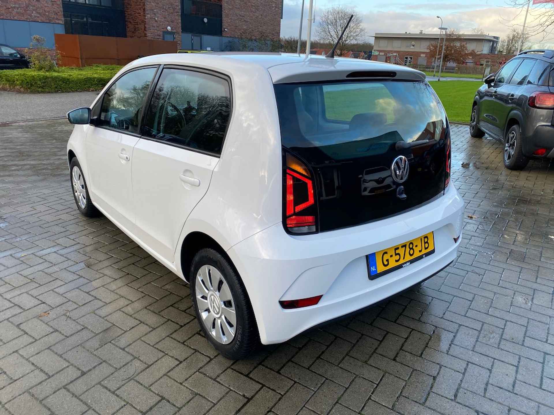 VOLKSWAGEN Up 1.0 BMT move up! - 4/13