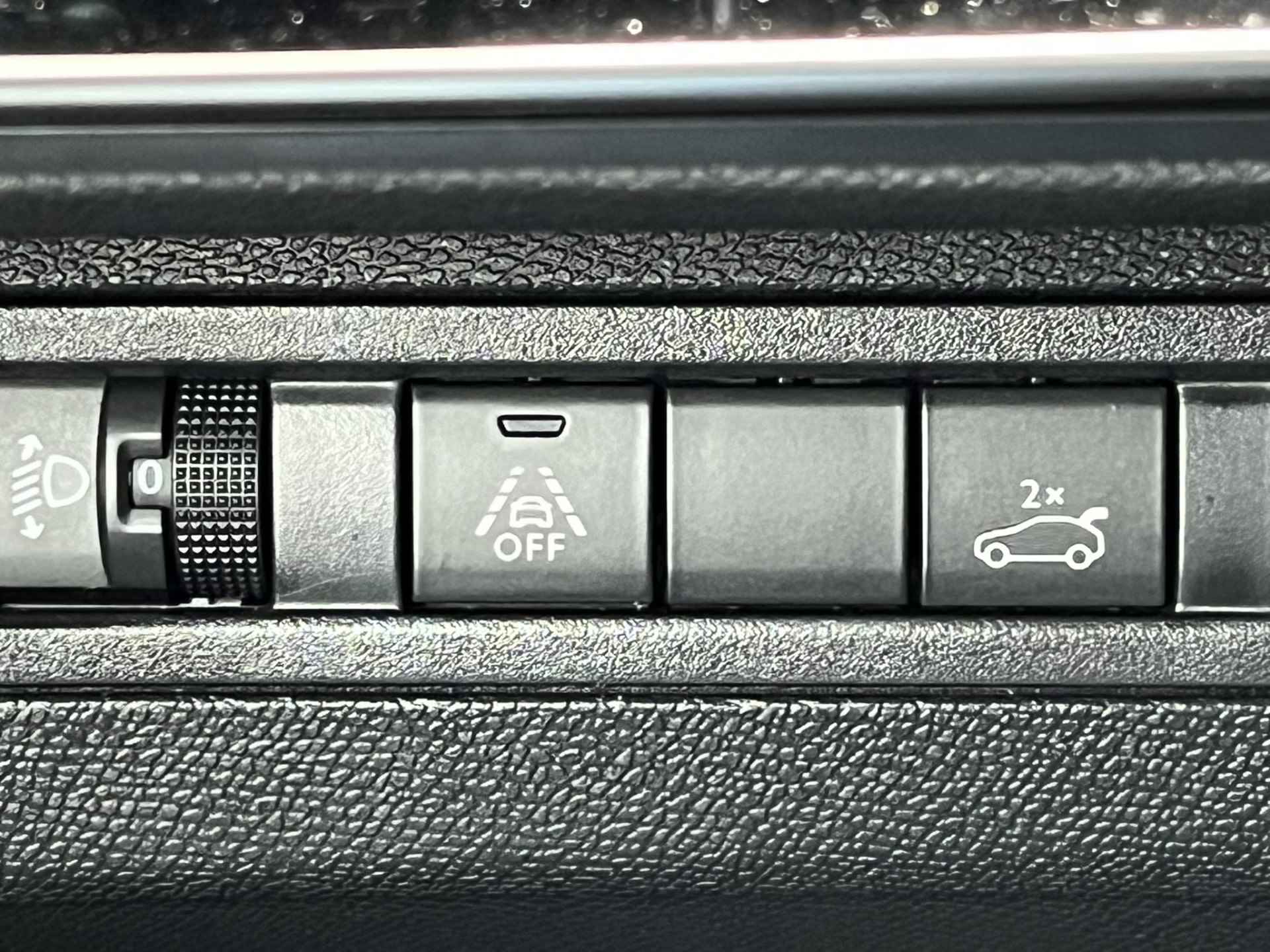 Peugeot 5008 1.2 130PK Allure | Elek.Klep | Camera | 7 Persoons | Navigatie | Carplay | Parkeersensoren | Keyless | Getint glas | Cruise | Clima | Bluetooth | - 11/44