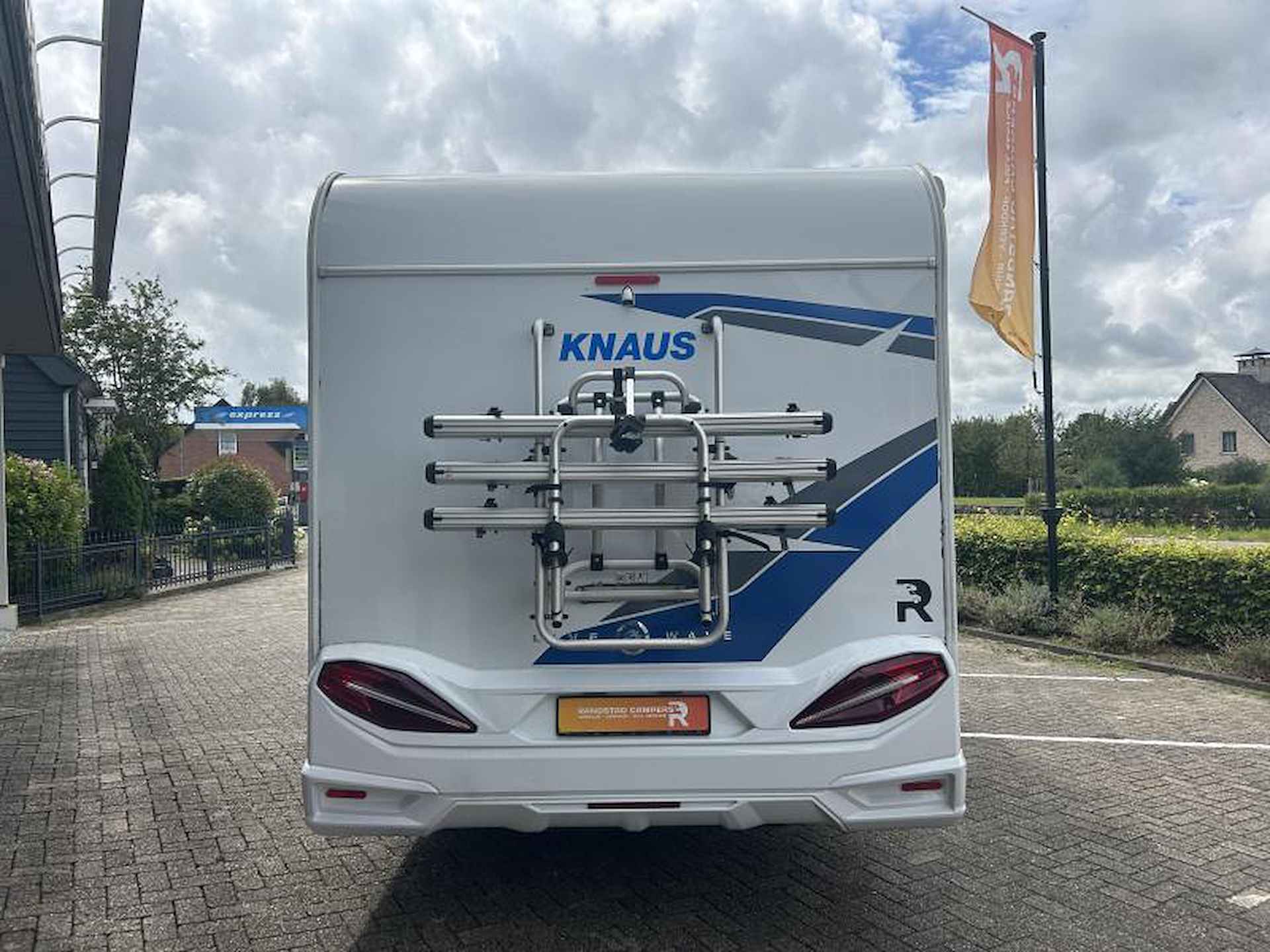 Knaus L!ve Wave 700 meg Automaat - 4/25