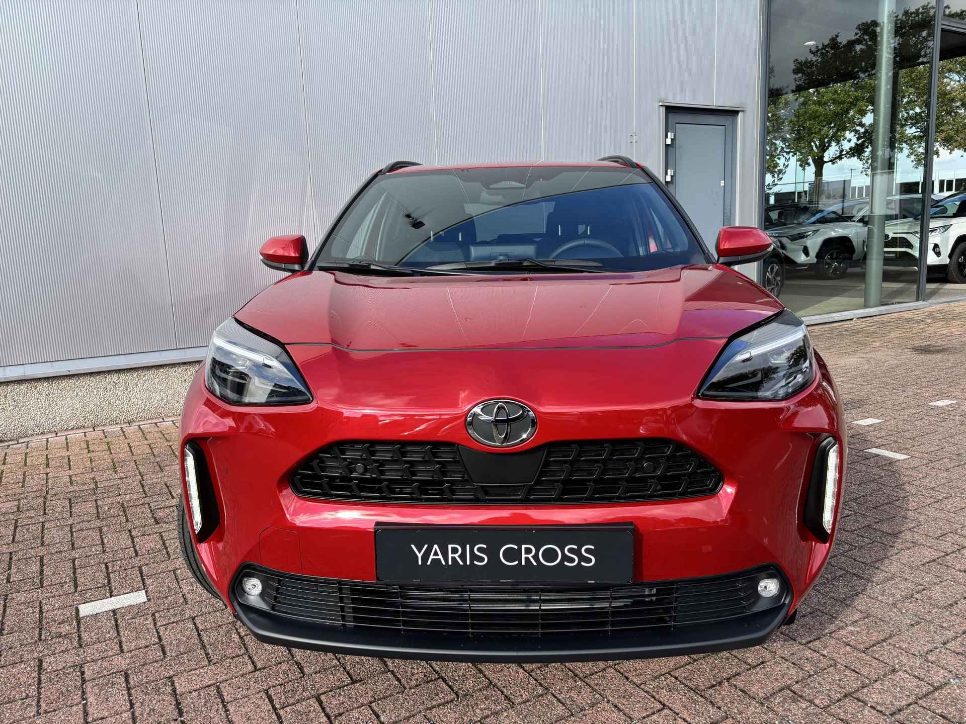 Toyota Yaris Cross 1.5 Hybrid 130pk First Edition Limited, BSM, Stoelverwarming, stuurverwarming, Apple Carplay Android Auto,Smartkey,LED - 4/68