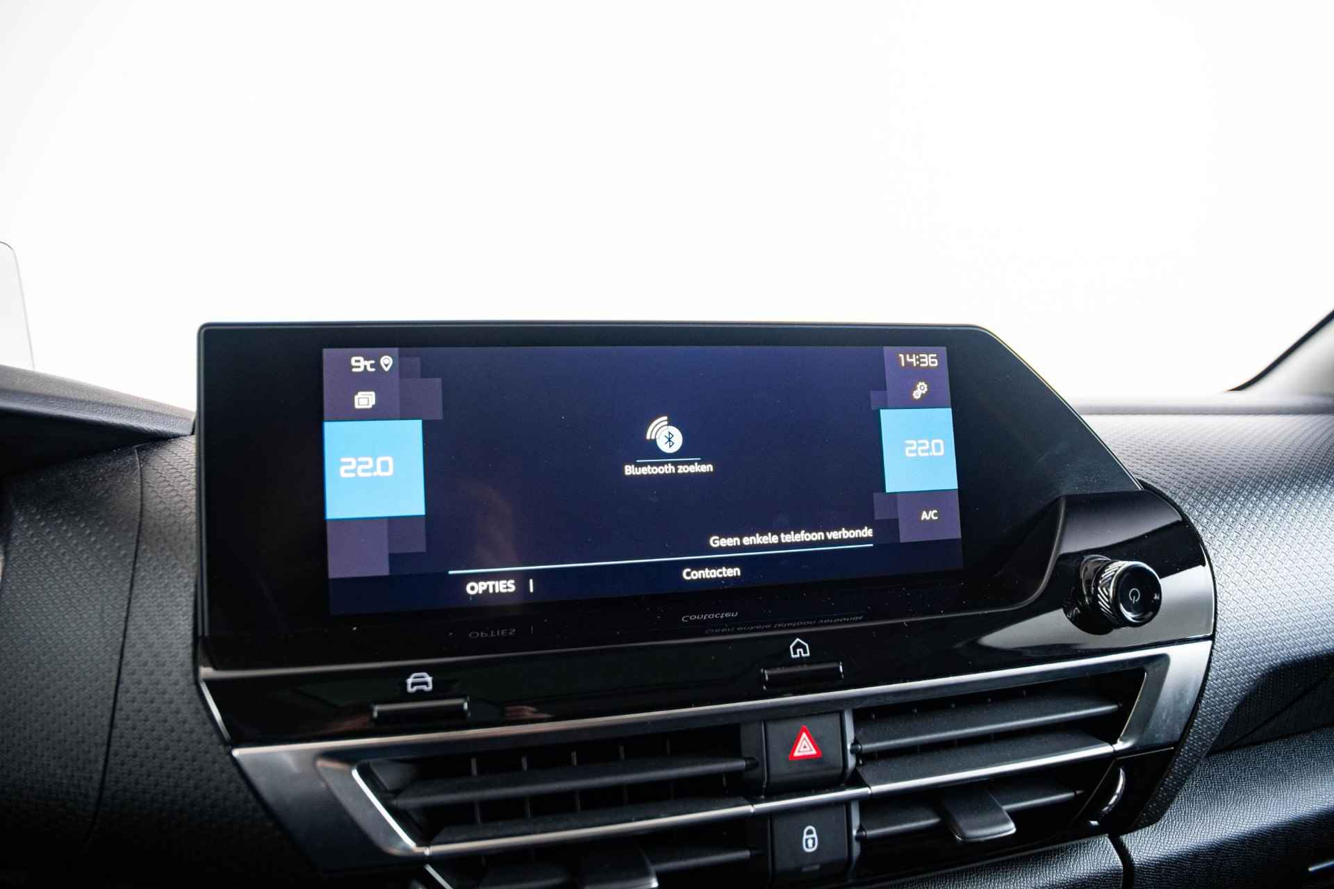 Citroen C4 1.2 Puretech Shine Trekhaak - Panoramadak - Head Up - Stoelverwarming voor - dodehoek assistent - Getinte Ruiten - Stoel voor links elektr. hoogteverstelbaar - Grootlichtassistent - Camerasysteem Vision Park 2 - - 16/71