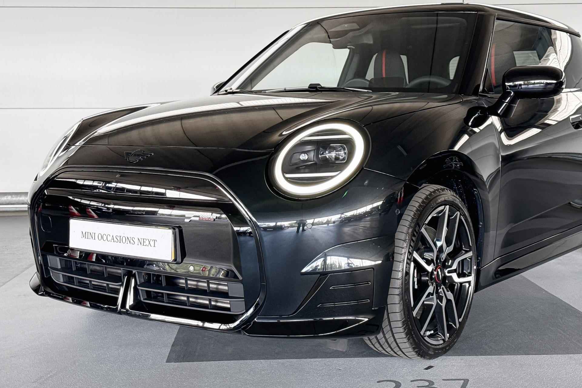 MINI Cooper 3-deurs E | John Cooper Works | Pakket M - 20/21