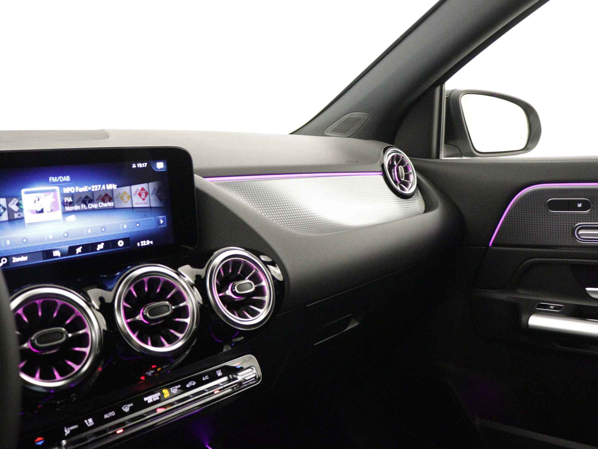 Mercedes-Benz EQA 250+ Business Edition 71 kWh | Trekhaak | Business Plus pakket | Warmtewerend, donkergetint glas achterin | KEYLESS-GO comfort pakket | Parkeerpakket met 360°-camera | Dodehoekassistent | - 7/38