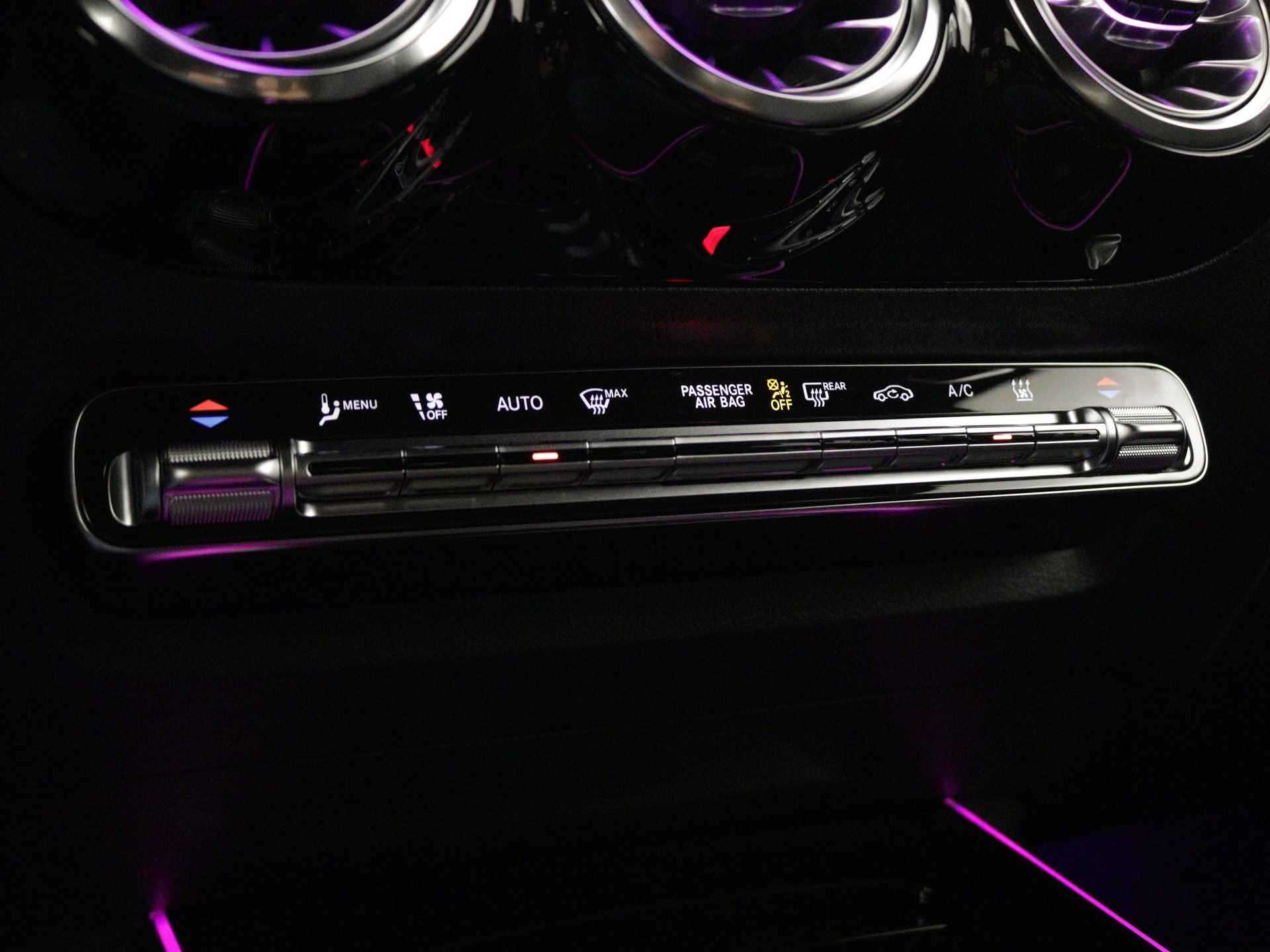 Mercedes-Benz EQA 250+ Business Edition 71 kWh | Trekhaak | Business Plus pakket | Warmtewerend, donkergetint glas achterin | KEYLESS-GO comfort pakket | Parkeerpakket met 360°-camera | Dodehoekassistent | - 10/38