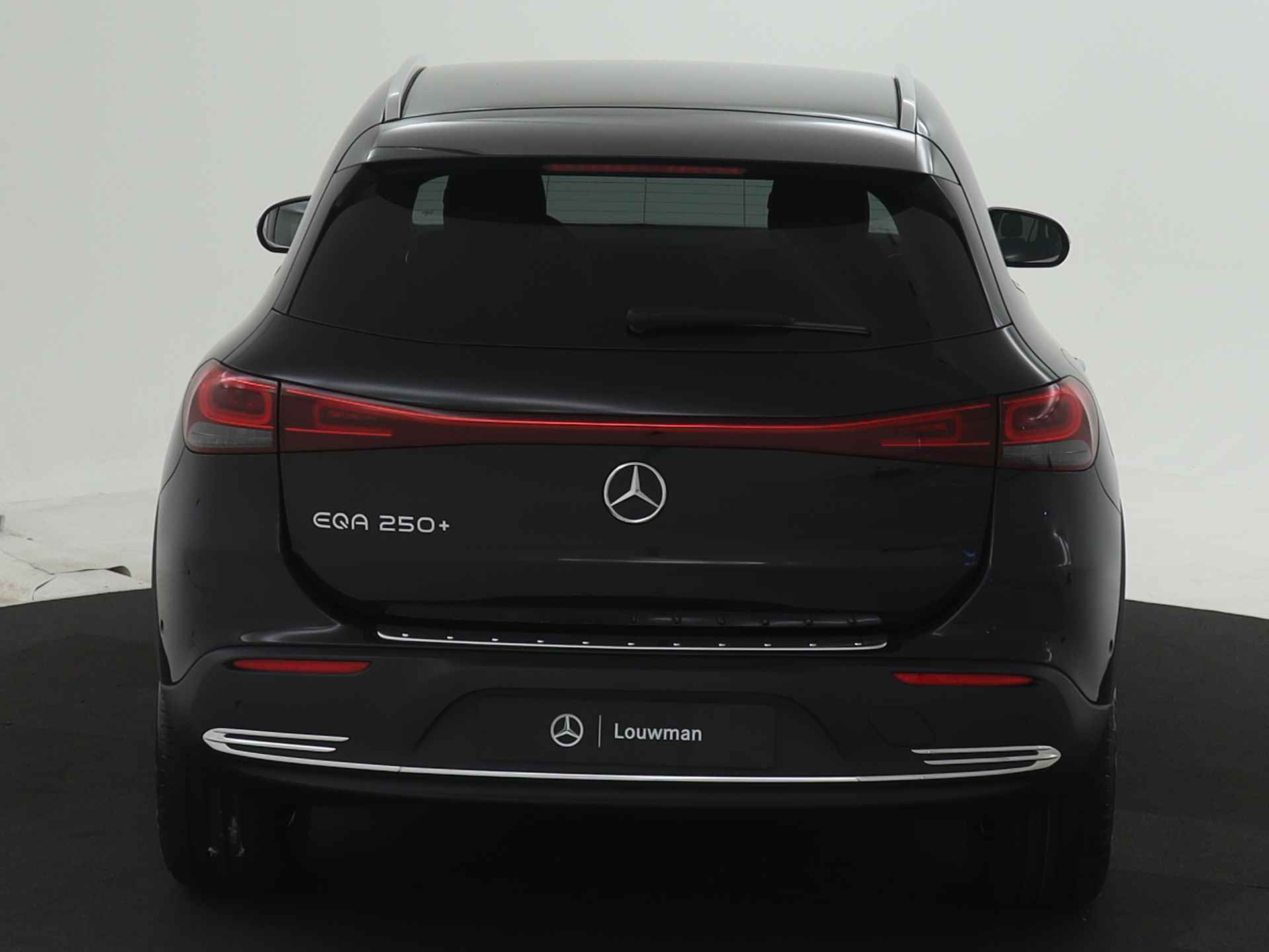 Mercedes-Benz EQA 250+ Business Edition 71 kWh | Trekhaak | Business Plus pakket | Warmtewerend, donkergetint glas achterin | KEYLESS-GO comfort pakket | Parkeerpakket met 360°-camera | Dodehoekassistent | - 24/38