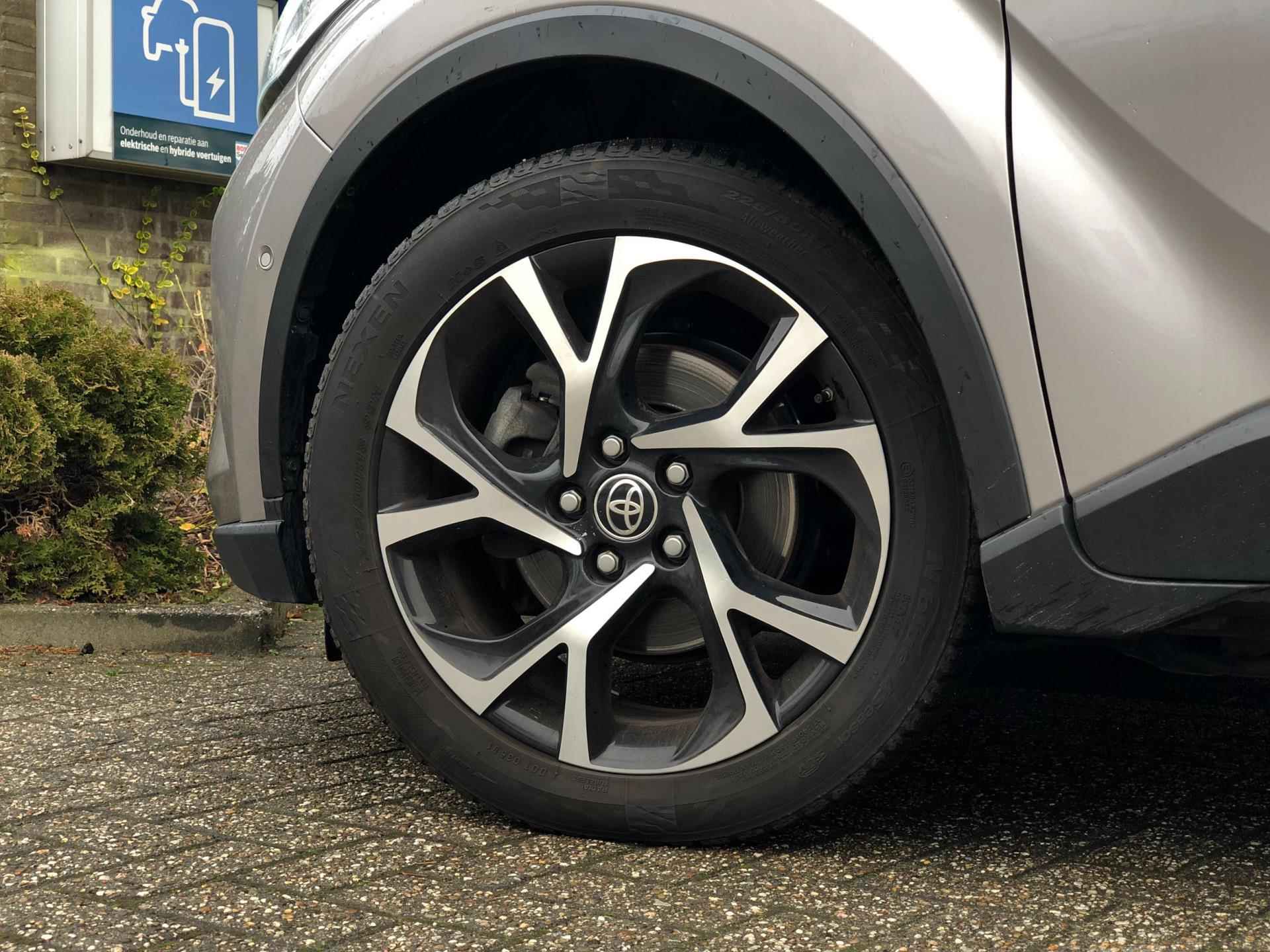 Toyota C-HR 2.0 Hybrid | Carplay, Camera, Stoel+Stuurverw., Park Ass., Climate, Lane Assist, Dodehoek | - 4/38