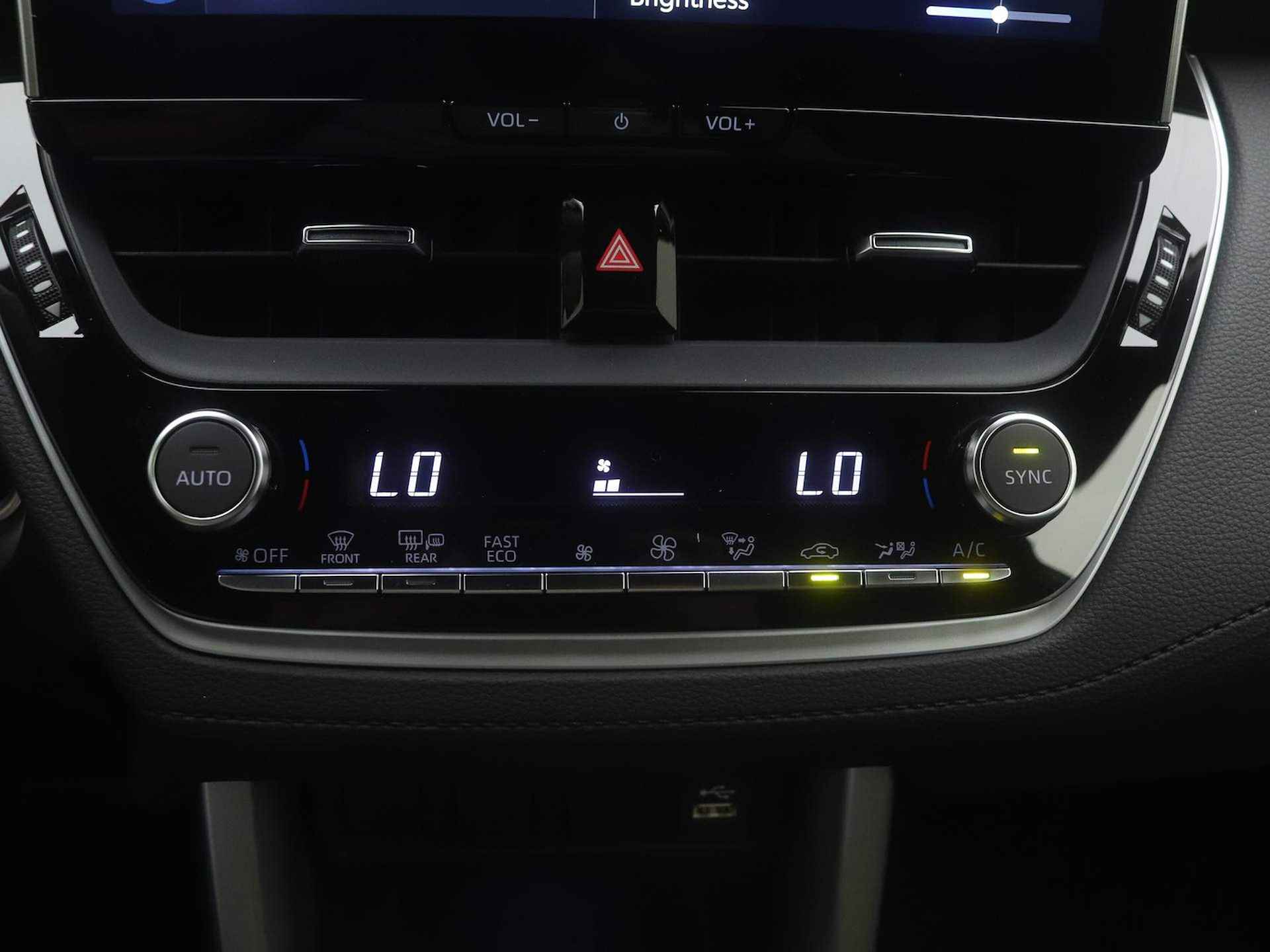 Toyota Corolla Cross Hybrid 140 Dynamic | Apple CarPlay | Camera | LED | - 11/44
