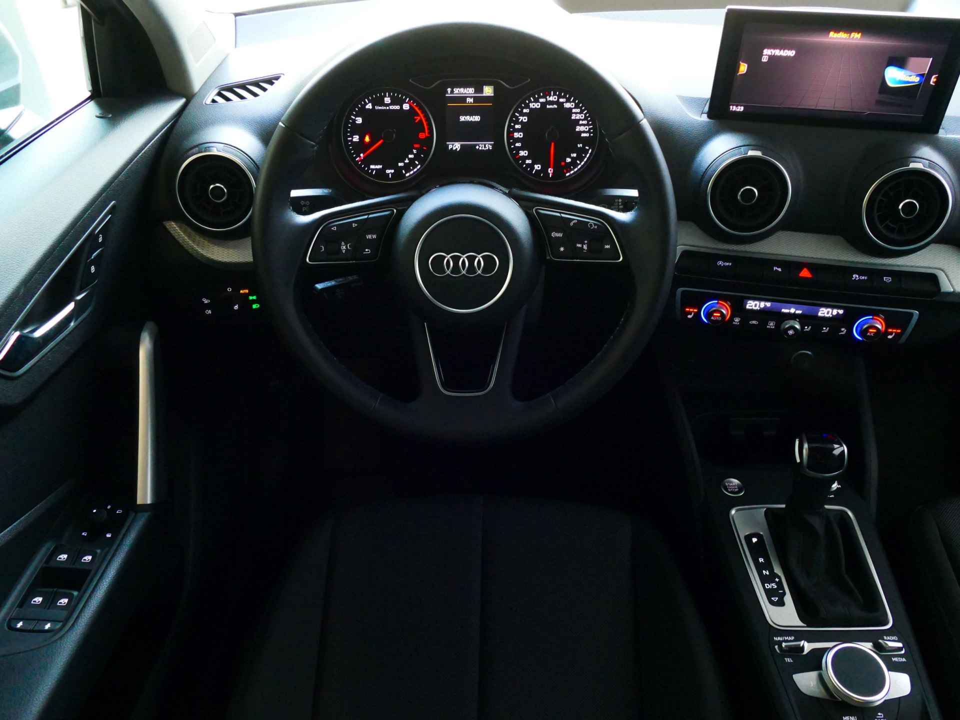 Audi Q2 35 TFSI 1.5 S 150PK ELEK.KLEP CARPLAY NAVI TREKHAAK CAMERA MATRIX LED STOELVERW. PDC 2023 - 21/81