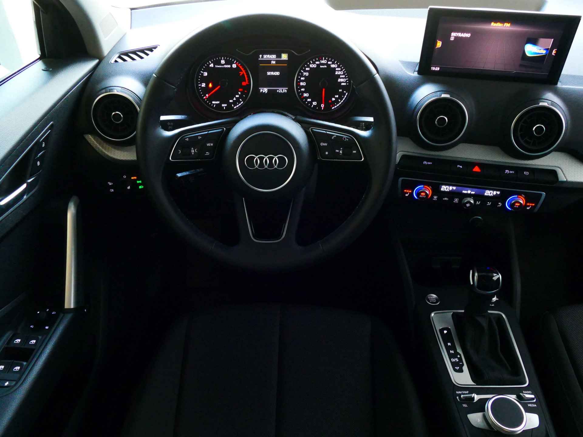 Audi Q2 35 TFSI 1.5 S 150PK ELEK.KLEP CARPLAY NAVI TREKHAAK CAMERA MATRIX LED STOELVERW. PDC 2023 - 22/81