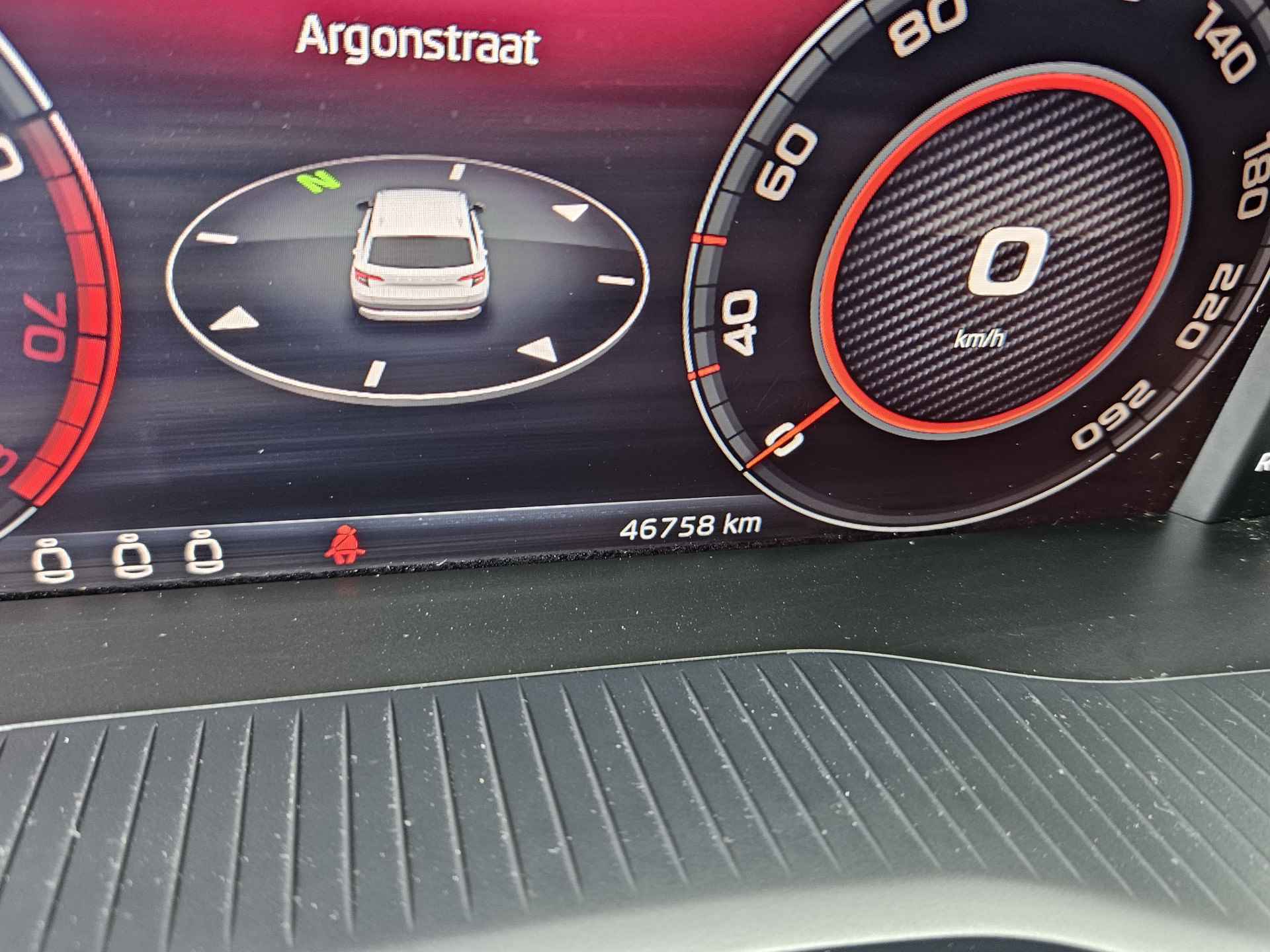 Škoda Karoq 1.5 TSI ACT Sportline Business Black Edition Automaat | Navigatie | Adaptive Cruise Control | Stoel- en Stuurwielverwarming | Camera | - 16/48