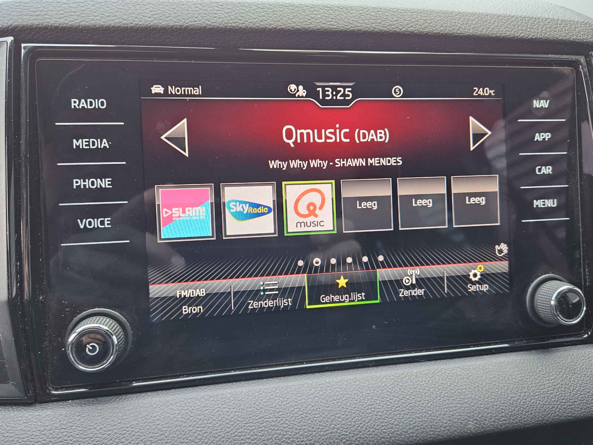 Škoda Karoq 1.5 TSI ACT Sportline Business Black Edition Automaat | Navigatie | Adaptive Cruise Control | Stoel- en Stuurwielverwarming | Camera | - 26/48